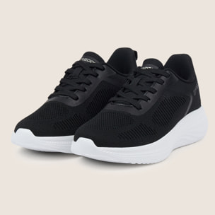 Sneakers in tessuto con rinforzi tecnici e suola ultraleggera