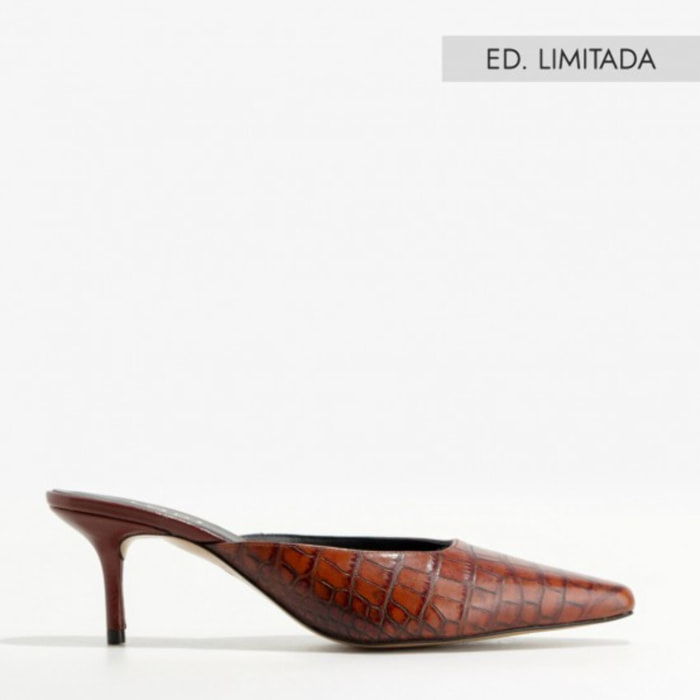 MULES MARRONES CLAVE