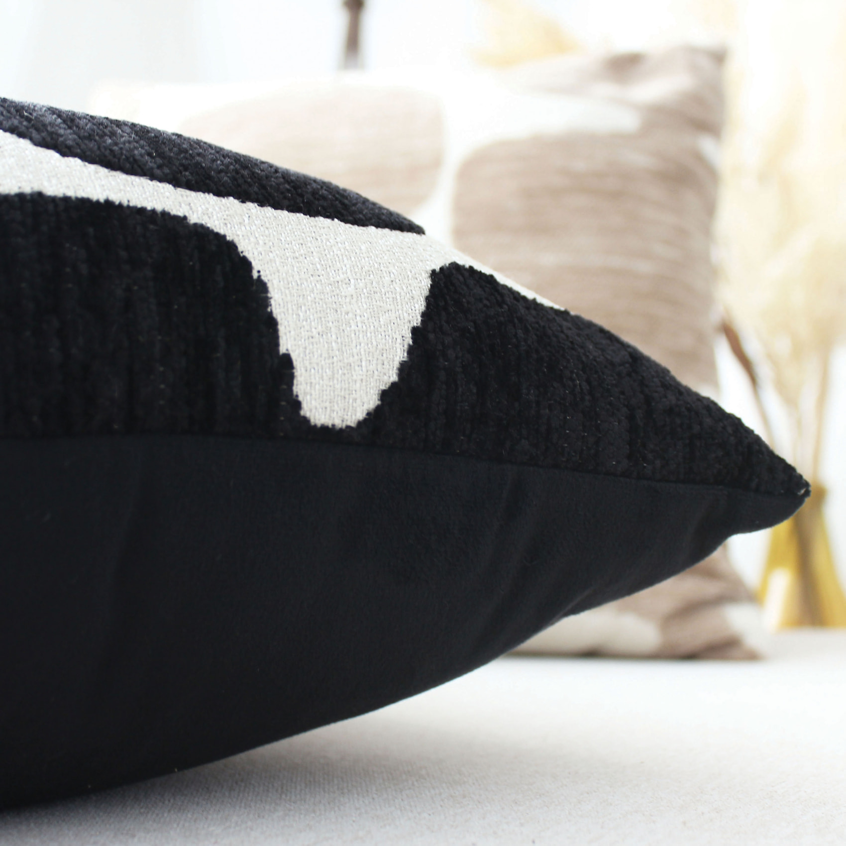 Coussin décoratif déhoussable jacquard motif moderne - Noir