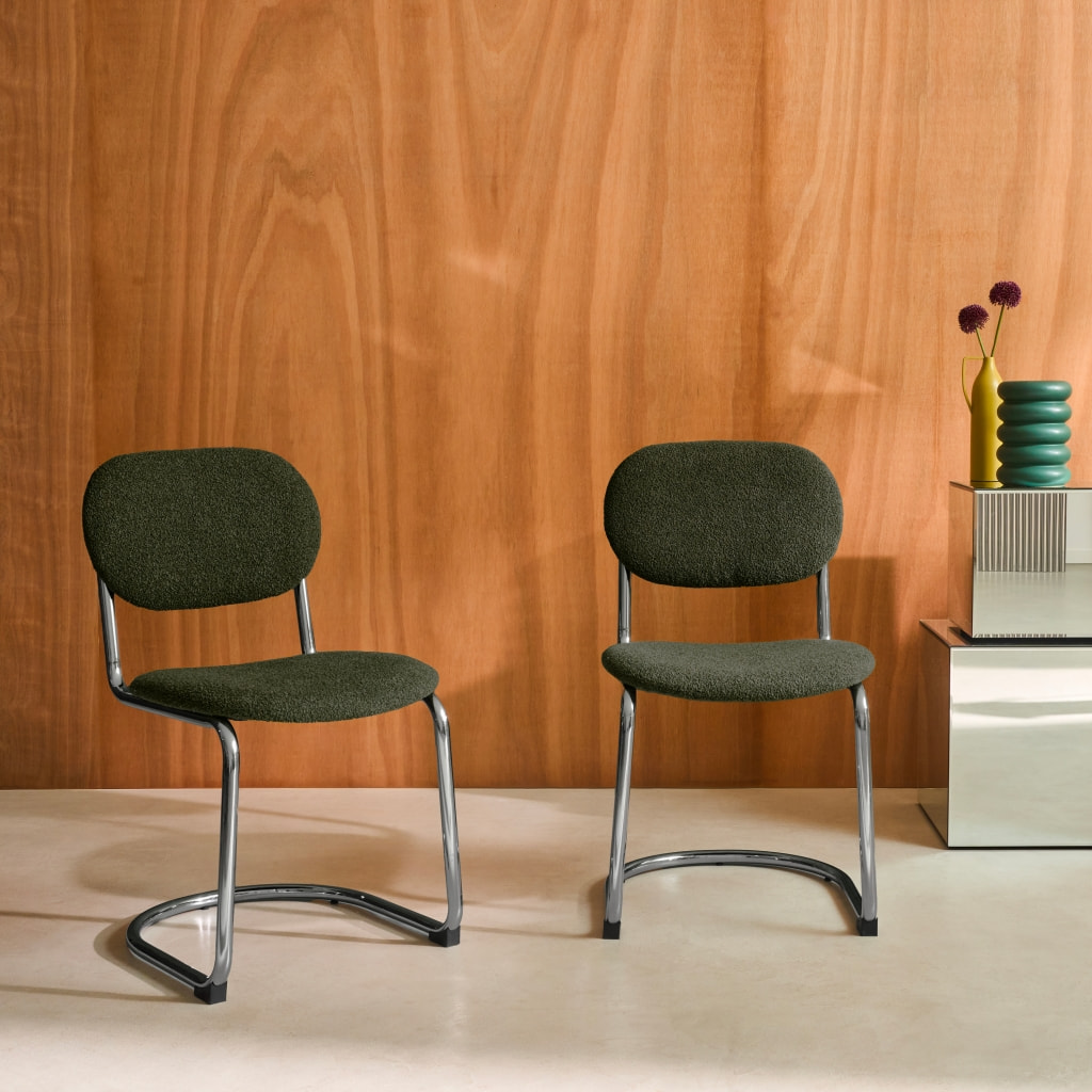 Lot de 2 chaises cantilever arrondie métal. bouclette texturée kaki et pieds chromés - L 47 x P 54.5 x H 81cm - Maloa