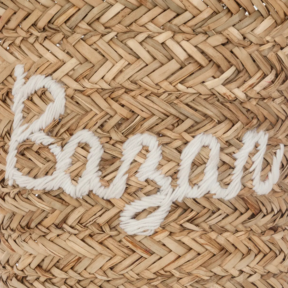 Panier en osier broderie Blanche