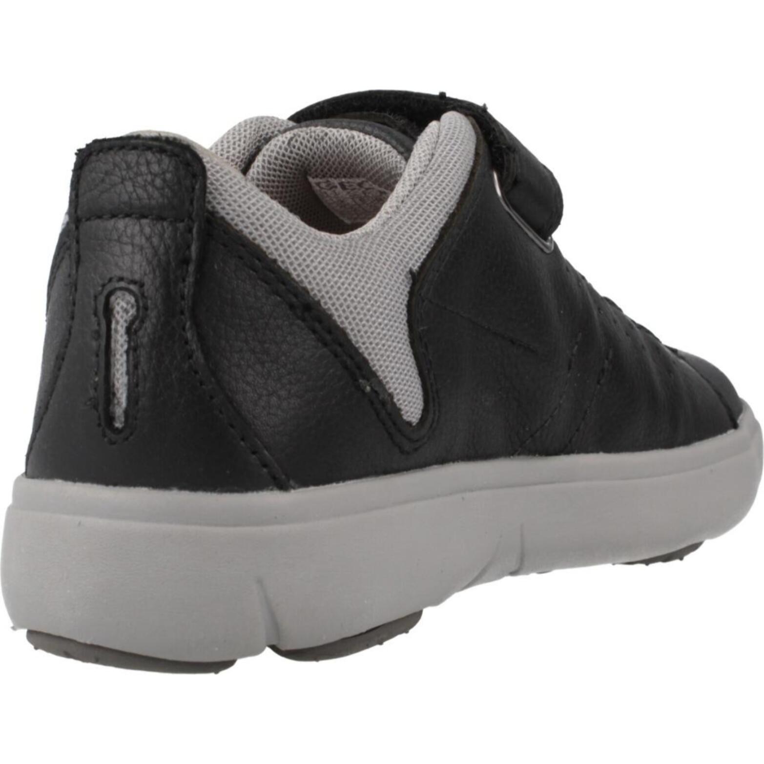 Zapatillas Niño de la marca GEOX  modelo J NEBCUP BOY NEGRO