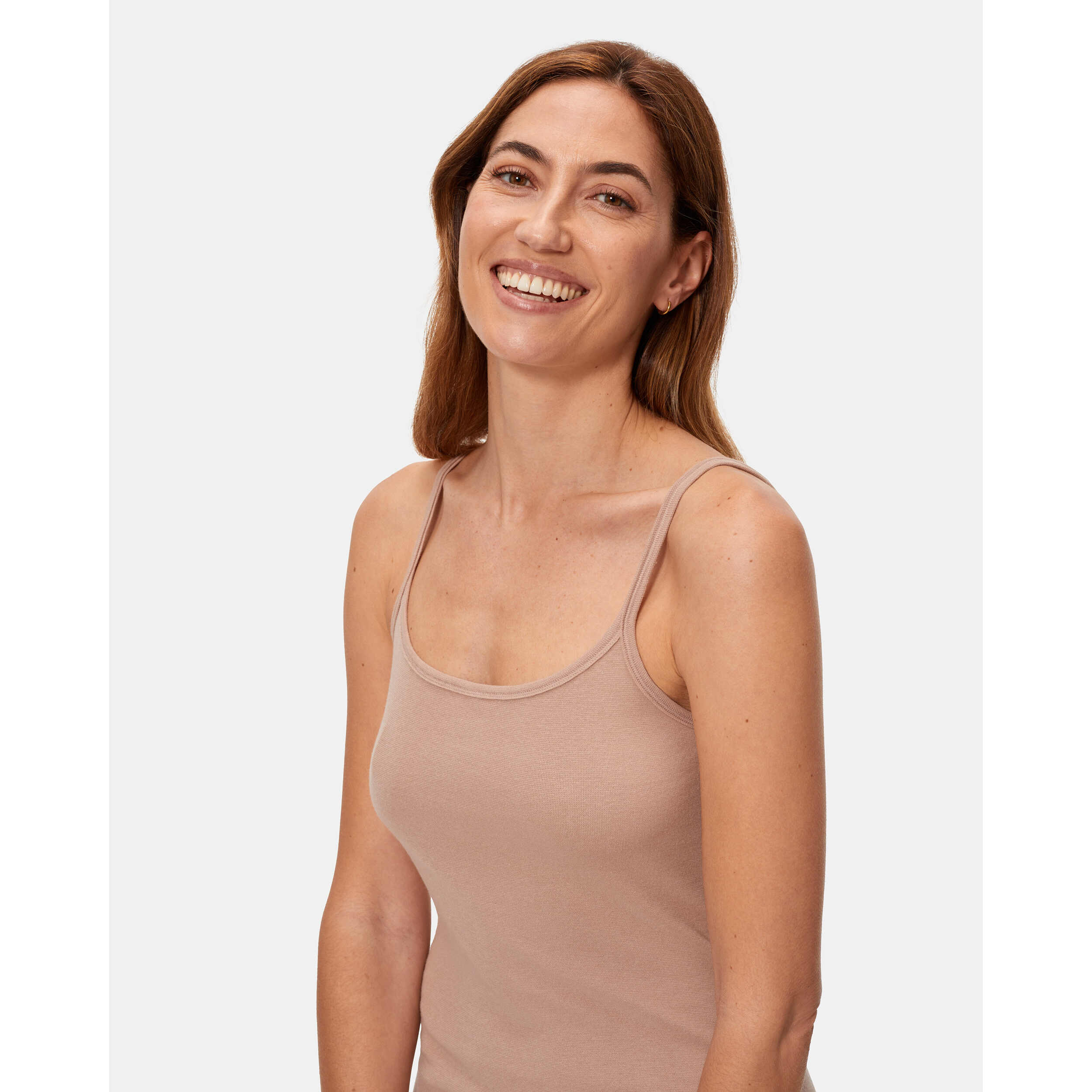 Camiseta de tirantes finos de patrón básico con escote redondo ligeramente escotado