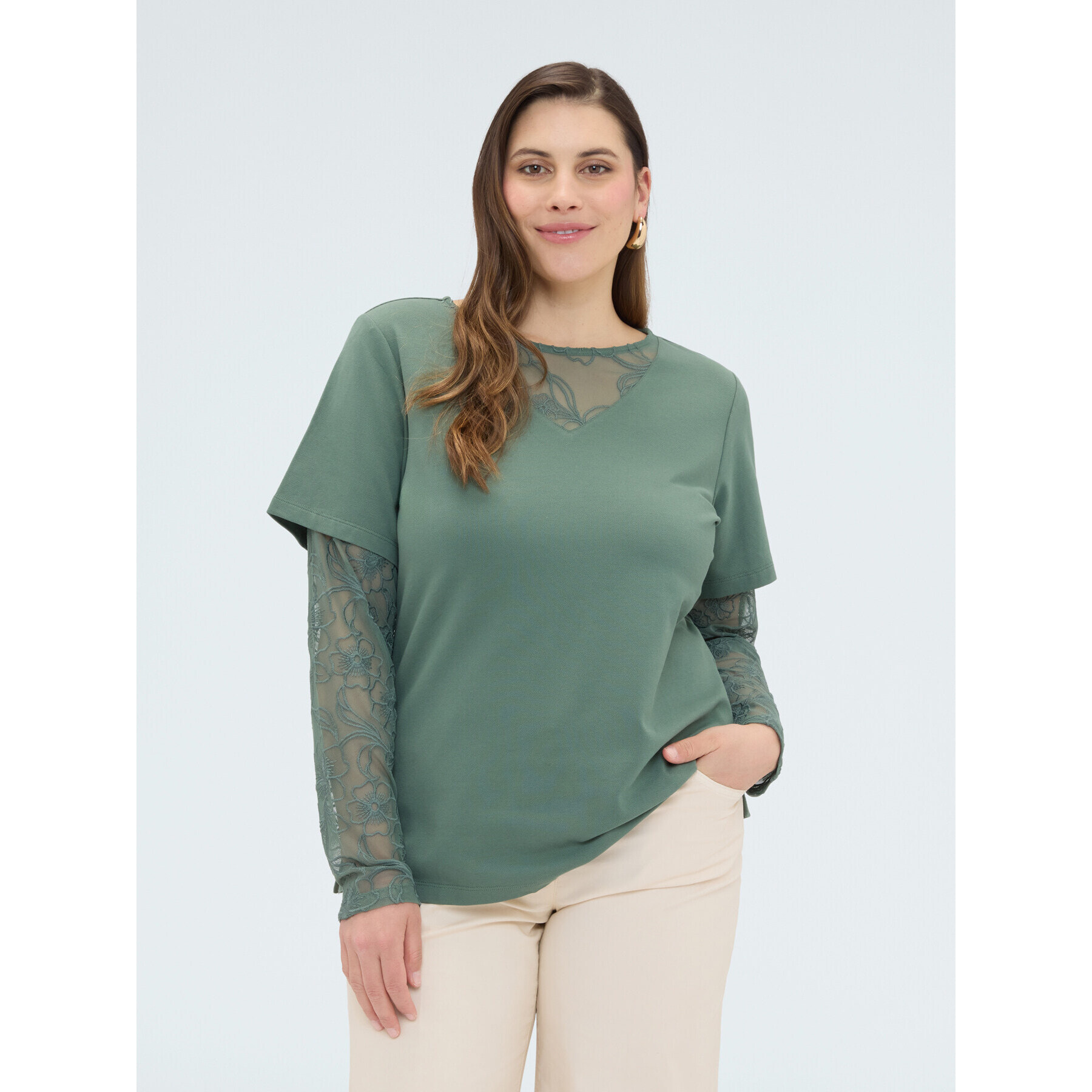 Fiorella Rubino - T-shirt con maniche e scollo in pizzo - Verde militare