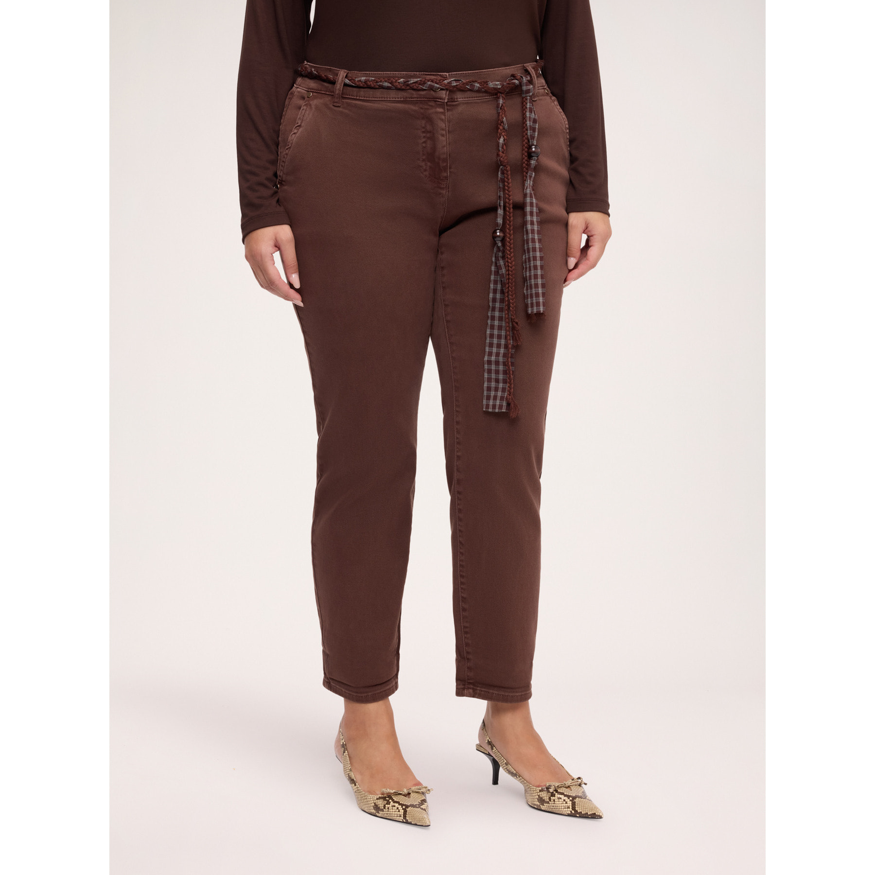 Fiorella Rubino - Pantaloni chino misto cotone con cintura - Marrone