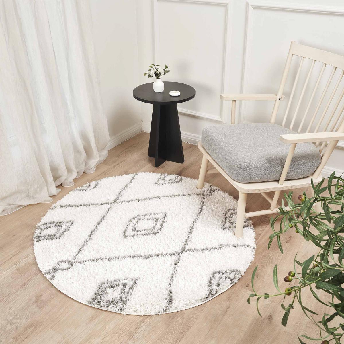 Tapis Shaggy longues mêches et aux motifs traditionnels Berbères