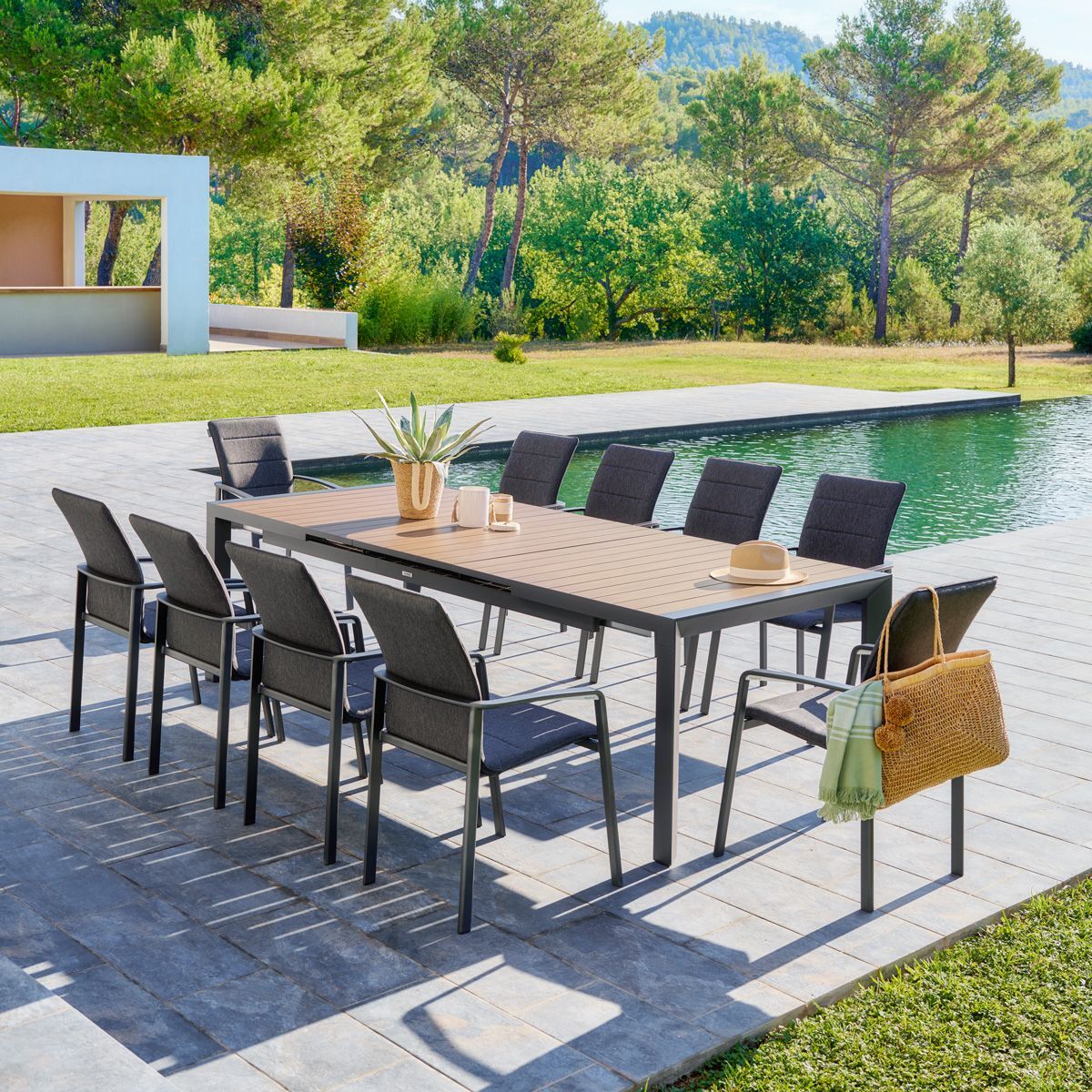 Table de jardin extensible "Évasion" effet bois honey & graphite 10 places en aluminium