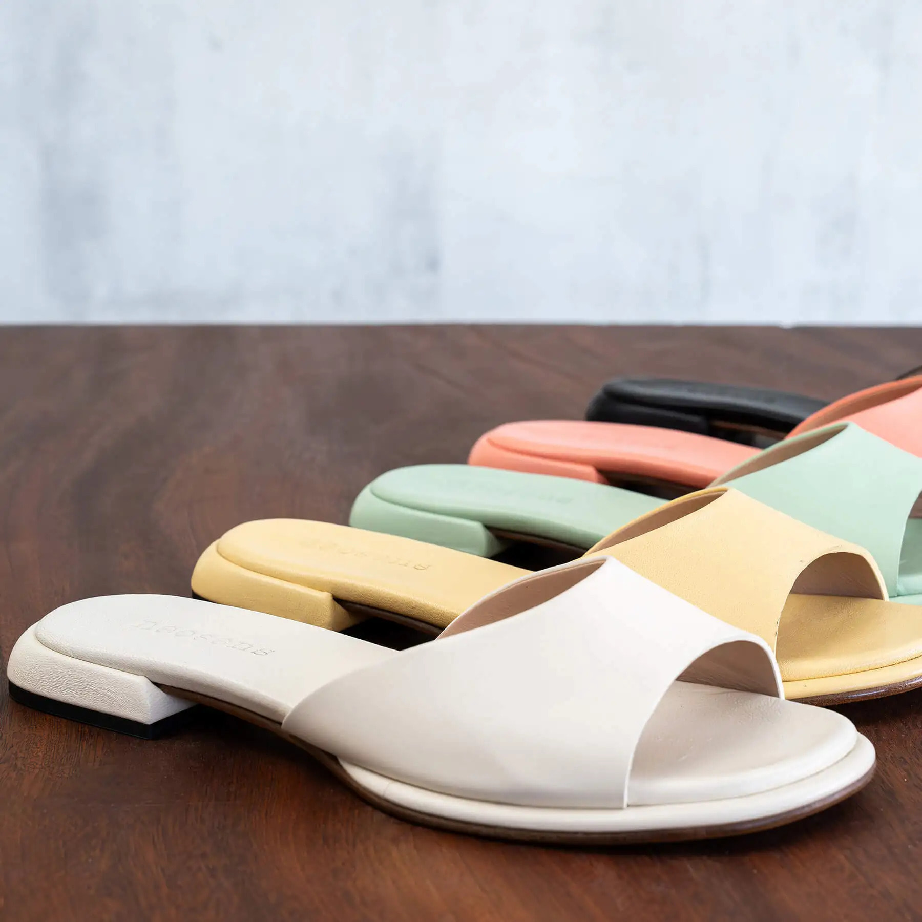 Sandalias S3153 NAPPA PASTEL GREEN/ VALVIN color Pastel green