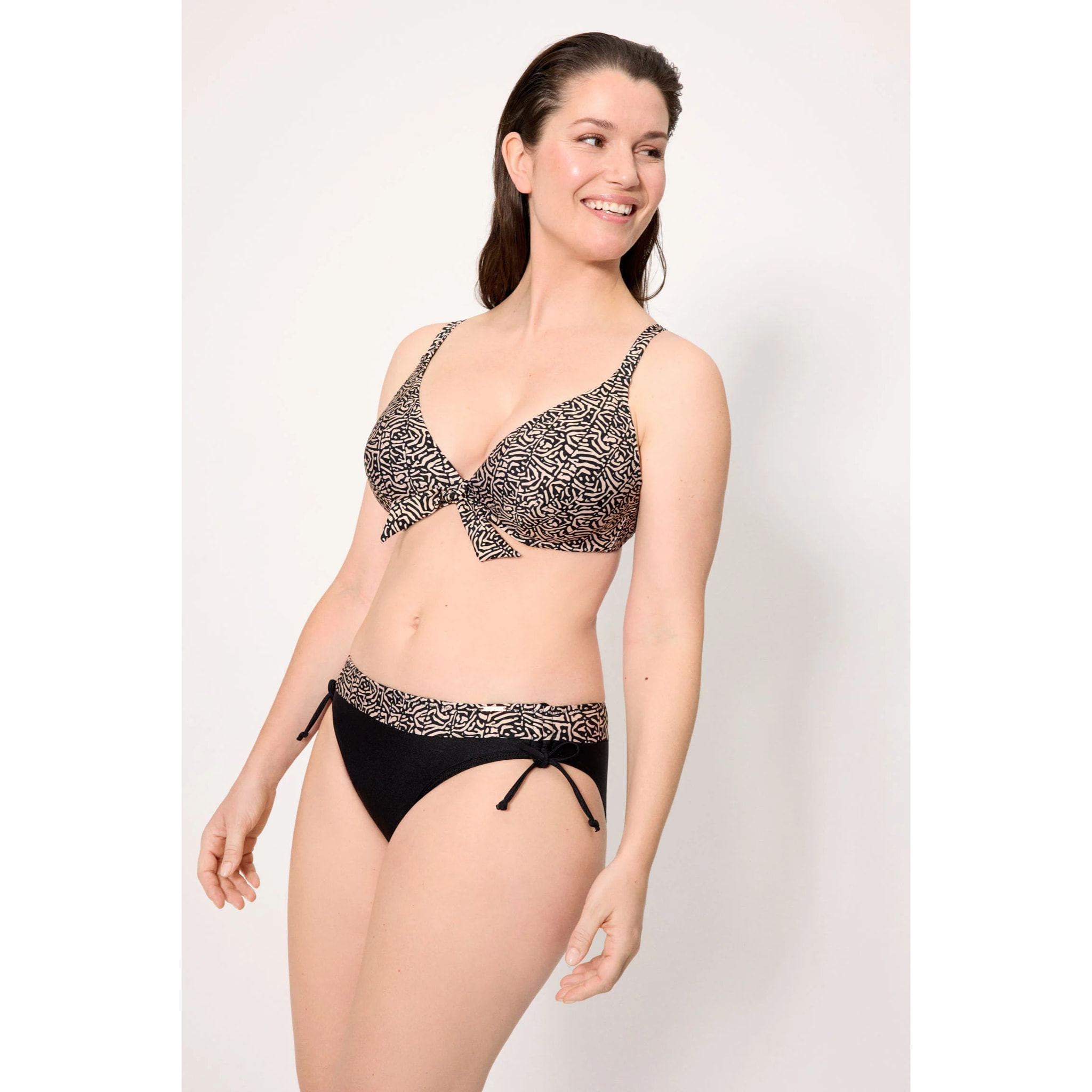 Slip bikini midi modellante