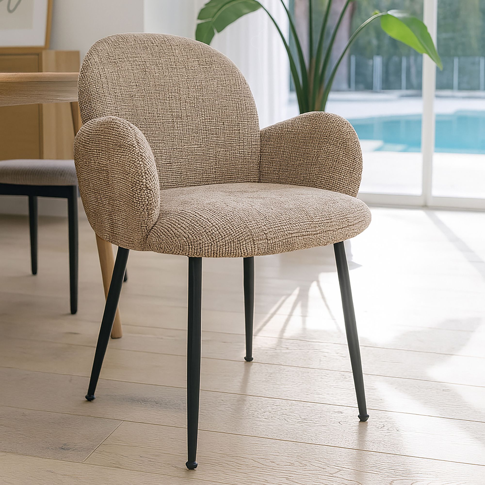 Lot de 2 fauteuils de table en tissu beige et pieds en métal GINETTE