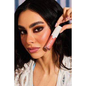 COLOR DRIP LIQUID BLUSH Blush liquido dal finish super luminoso.