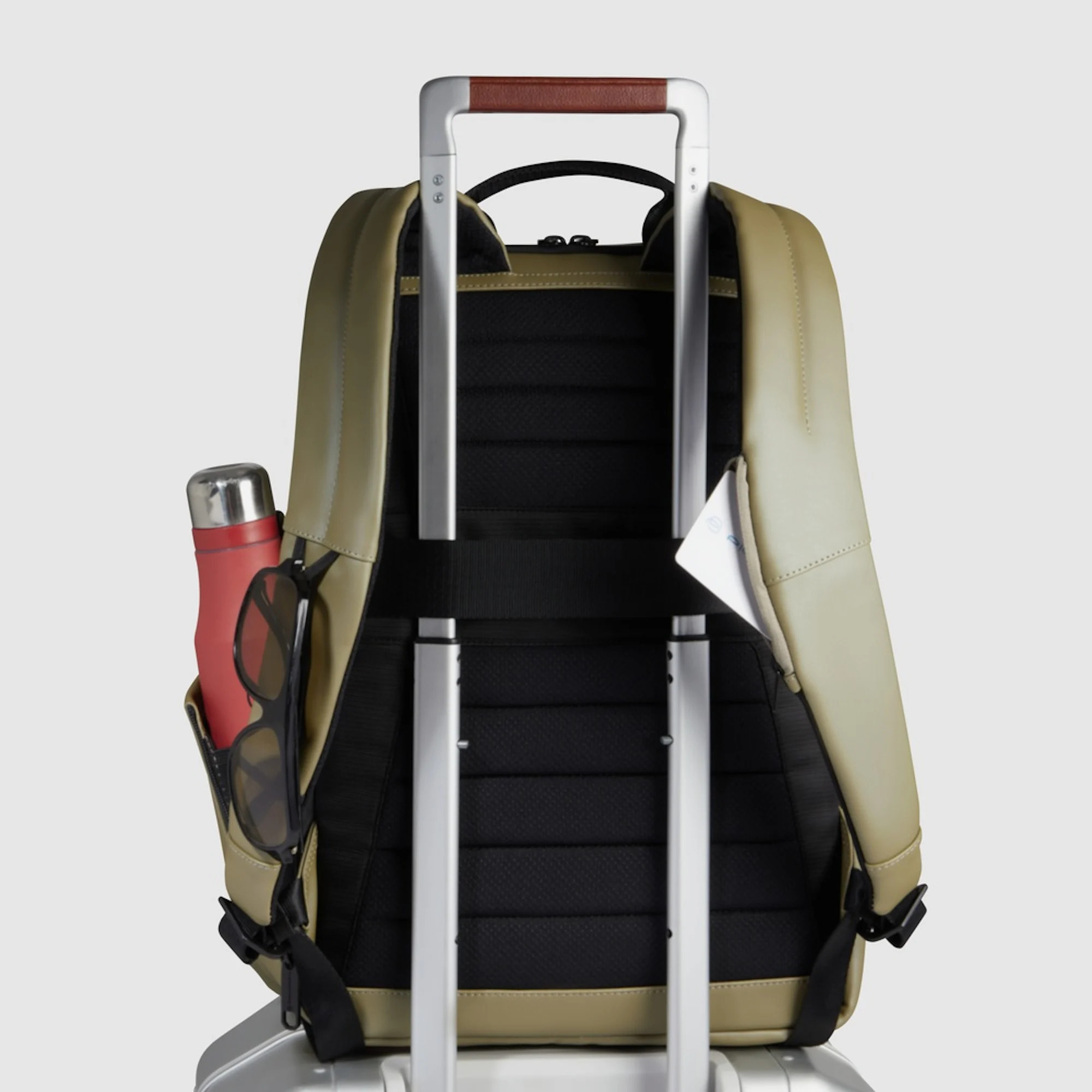 Piquadro Zaino per computer e iPad® con cinghia pettorale, porta bottiglia e RFID