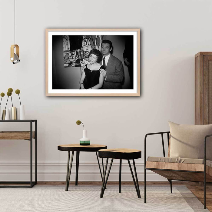 Affiche photo d'acteurs - Yves Montand et Elisabeth Manet , 1955 Affiche + cadre en bois - Chêne