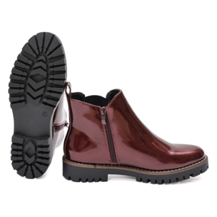 Stivaletto in simil pelle con elastico laterale