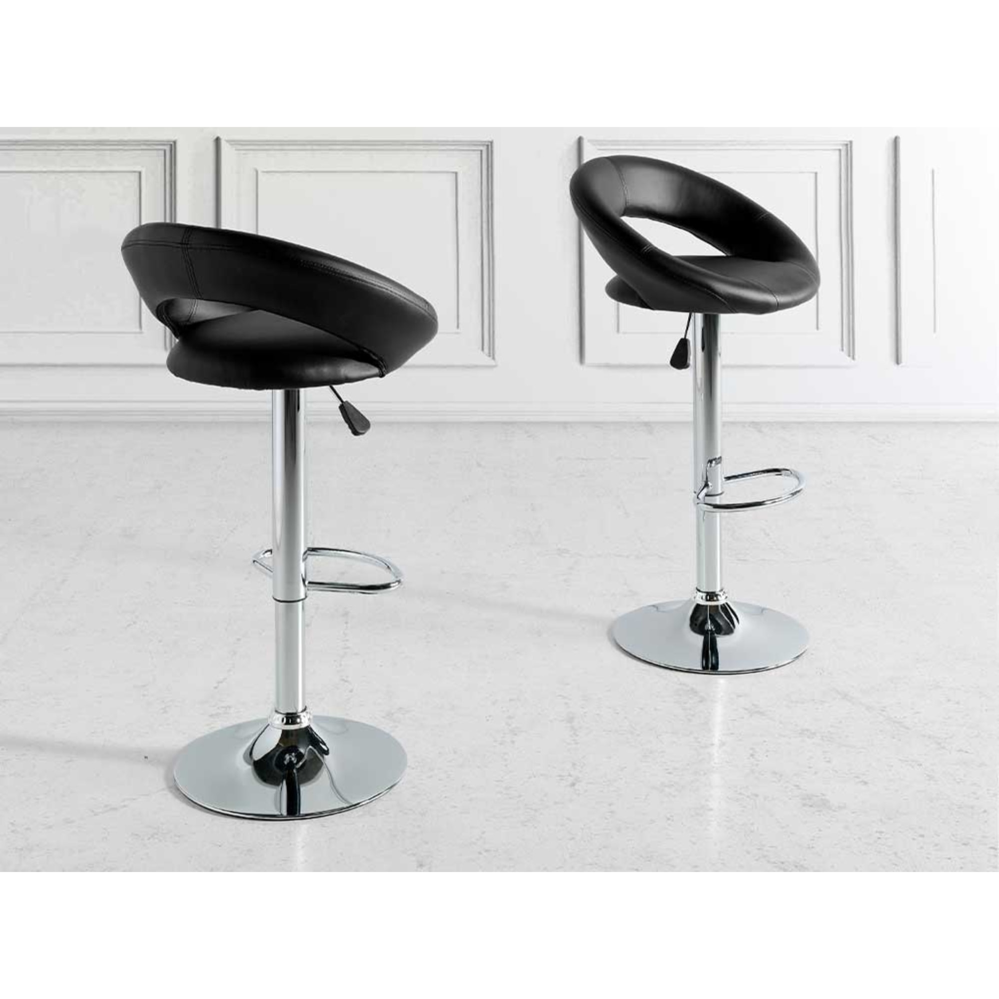 Set de 2 taburetes – Asientos elevable y polipiel negra