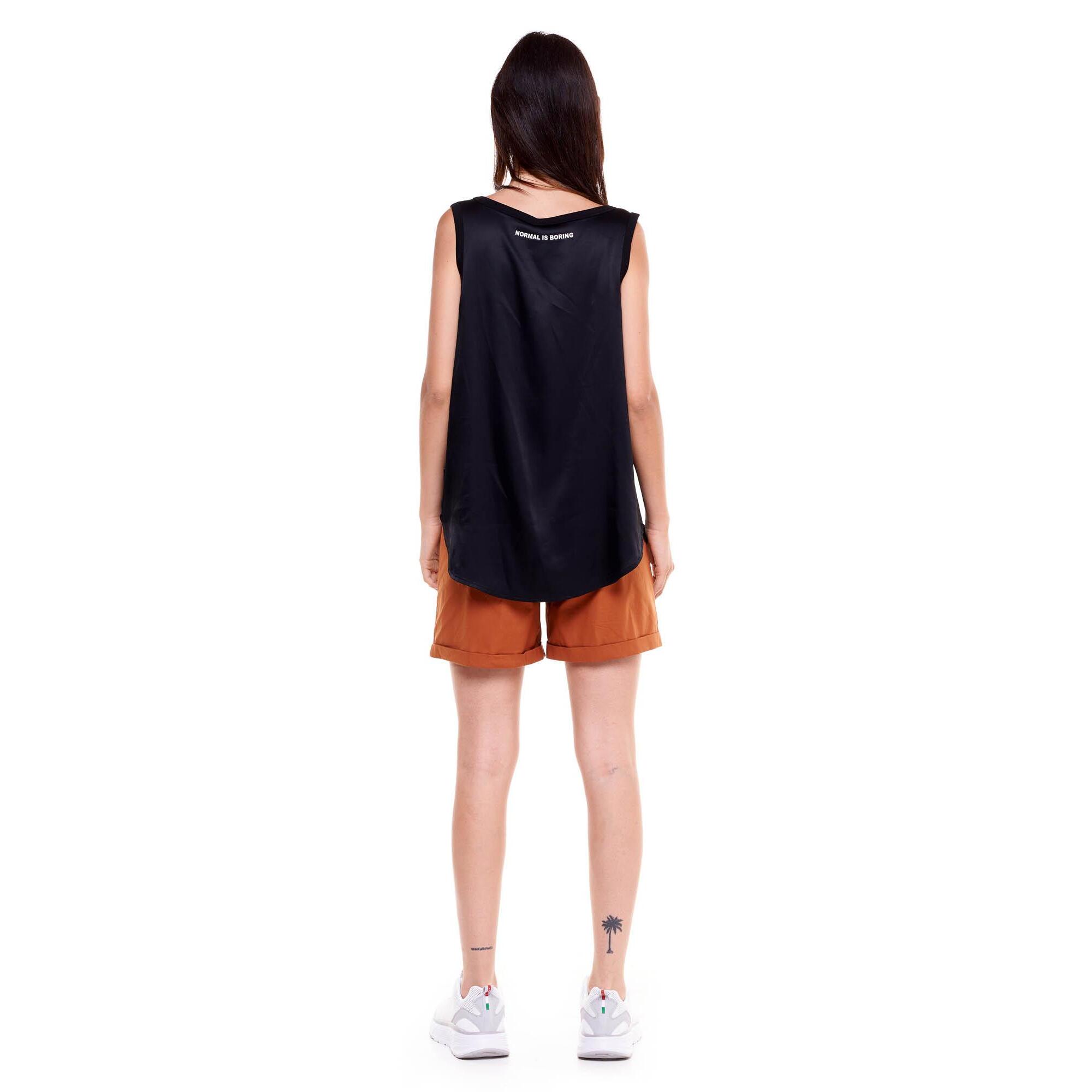 Camiseta de tirantes de raso para mujer en blanco y negro