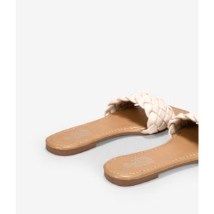 Sandalias blancas planas con trenzado