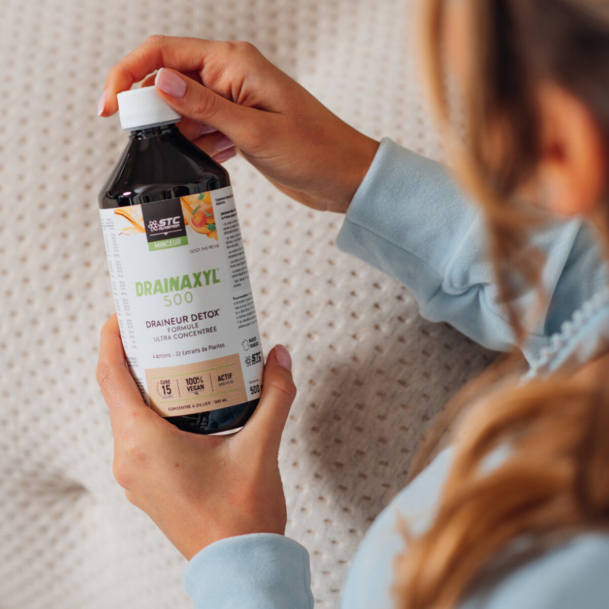 STC NUTRITION - Drainaxyl 500 - 4 actions : Brûle-graisses, Digestion ventre plat, Circulation jambes légères, Drainant, Détoxifiant - 23 Extraits de plantes dont Elim'Real® - Goût thé pêche - 500ml - Lot de 2