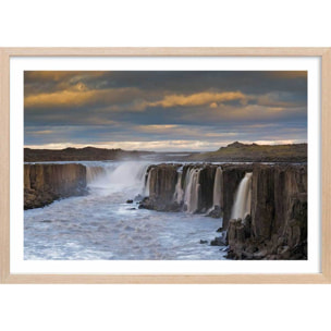 Affiche Chute d'eau by night Affiche + cadre en bois - Chêne