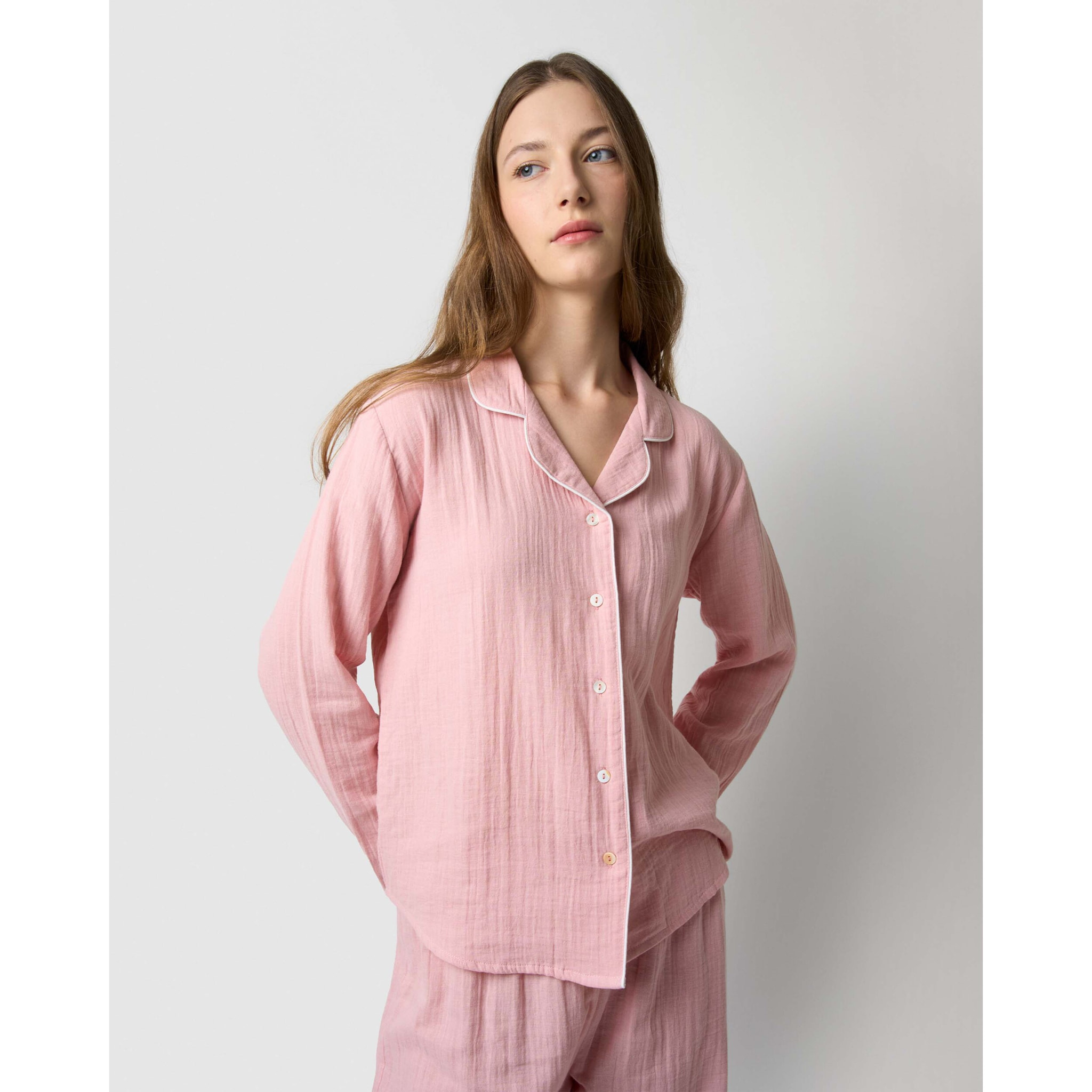 Pijama largo camisero muselina rosa claro