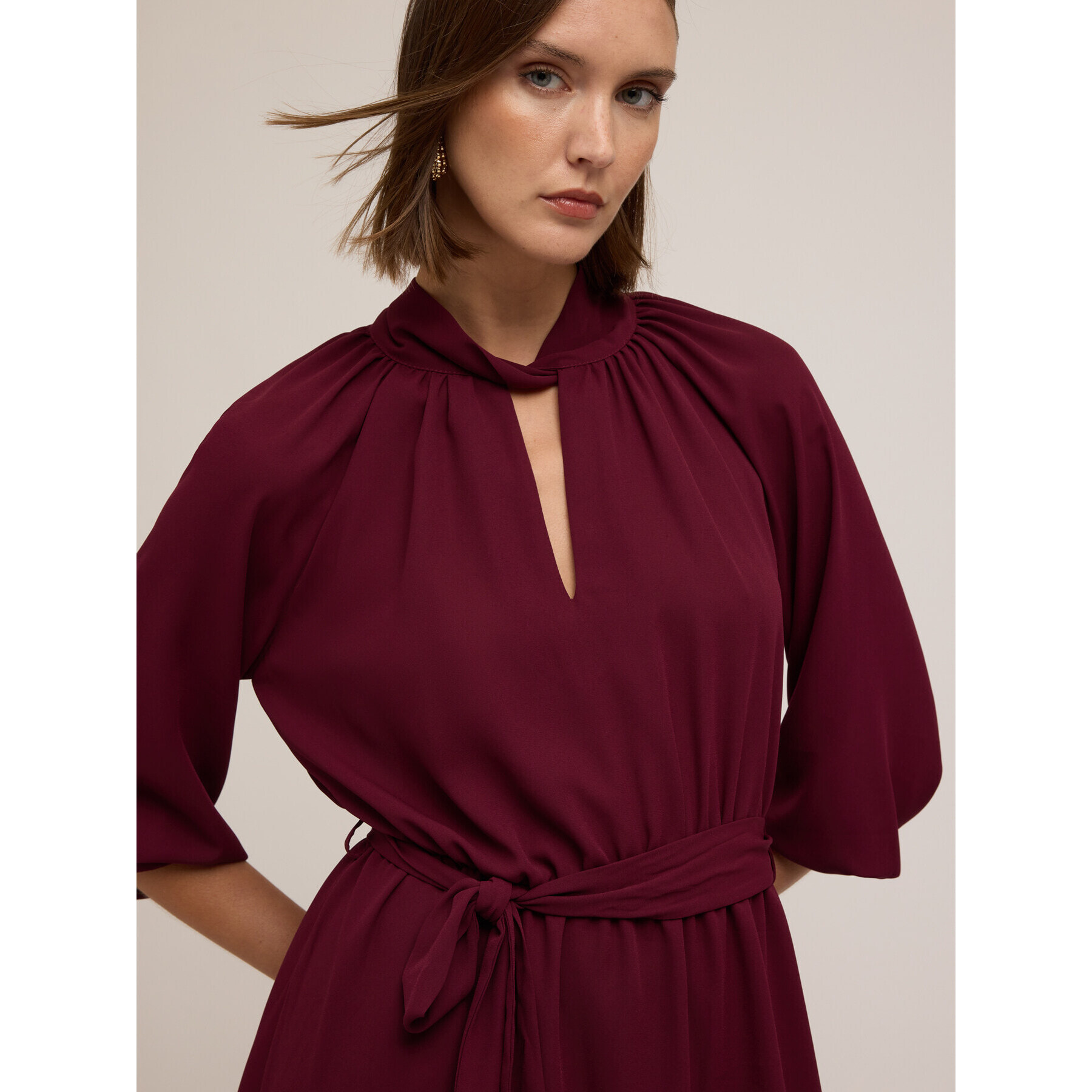 Motivi - Vestito fluido drappeggiato - Bordeaux