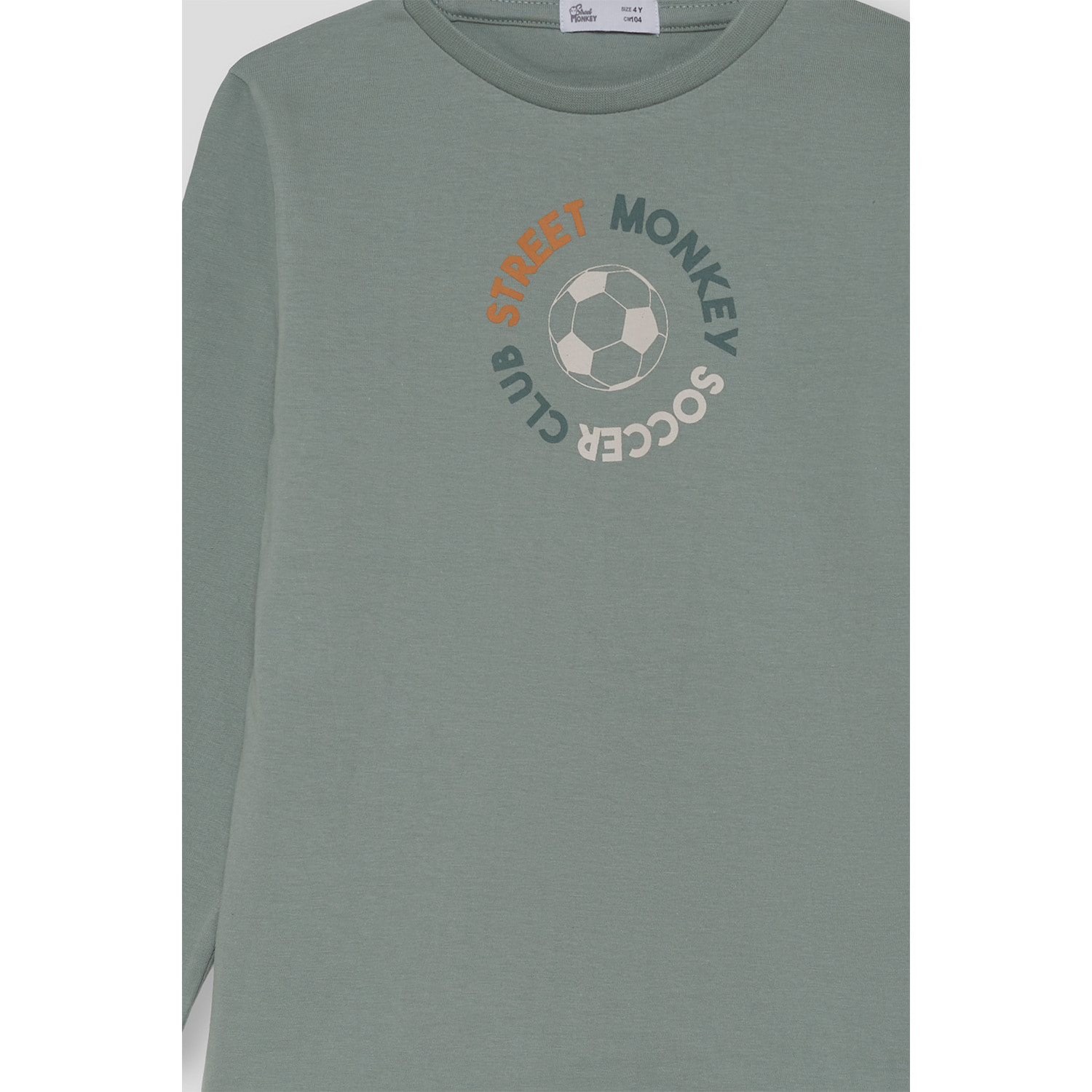 Camiseta niño verde de manga larga de punto, estampado Street Monkey Soccer Club, cuello redondo | Color: Verde medio | Street Monkey