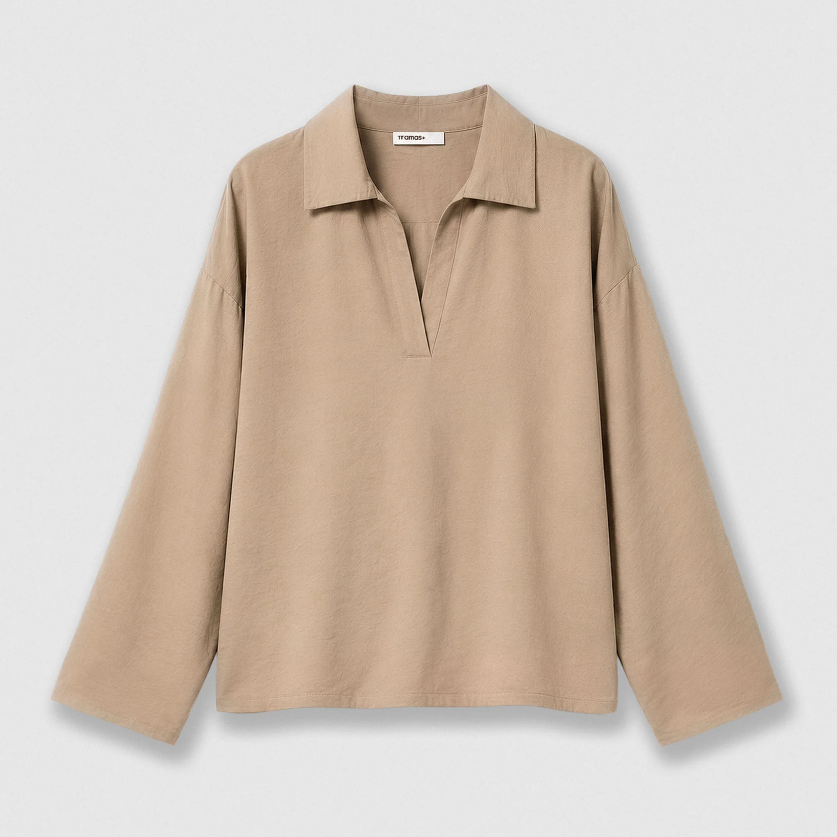 Blusa solapa lisa beige