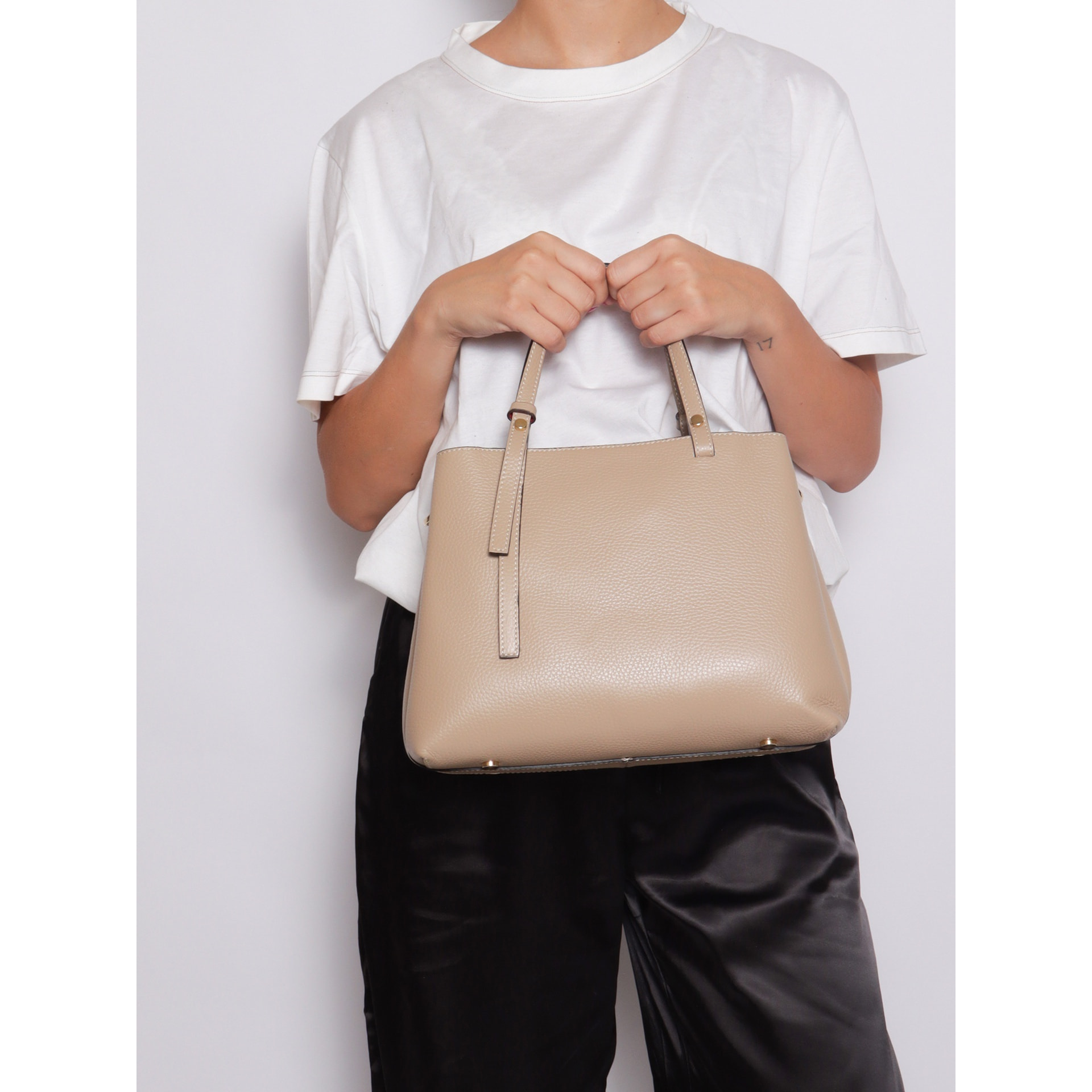 Borsa a mano da donna Made in Italy - Modello Novara Ultra - 100% pelle - 28.0 x 21.0 x 12.0 cm