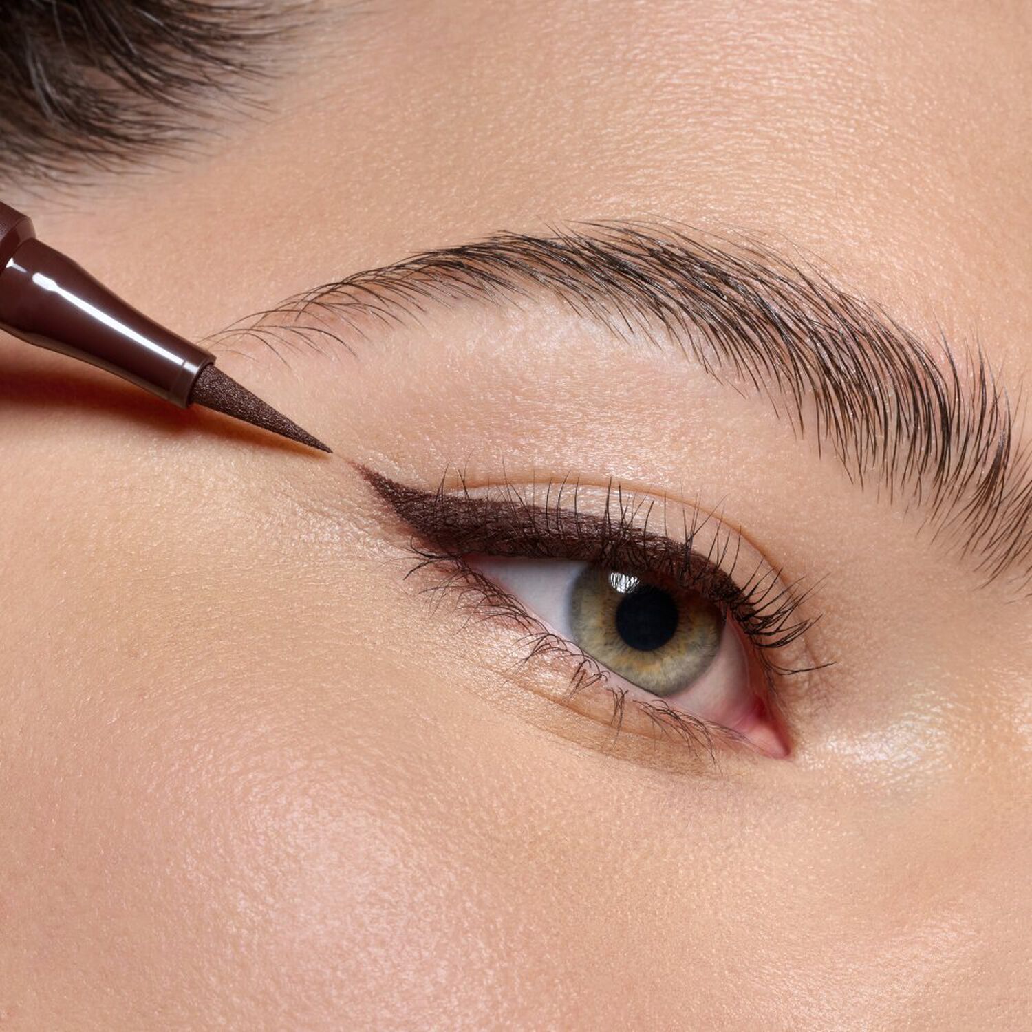 Calligraph Pro Mat - Eyeliner Liquide Pointe Feutre Waterproof Tenue Extrême