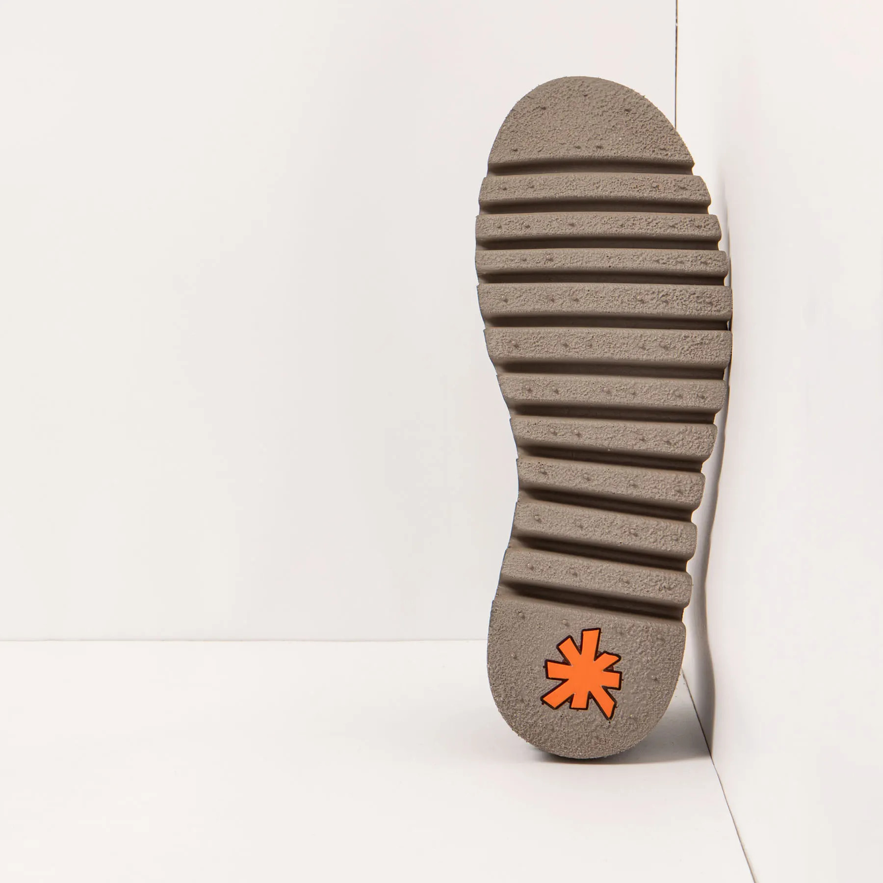 Botines 1597 NOBUCK TAUPE/ ONTARIO color Taupe