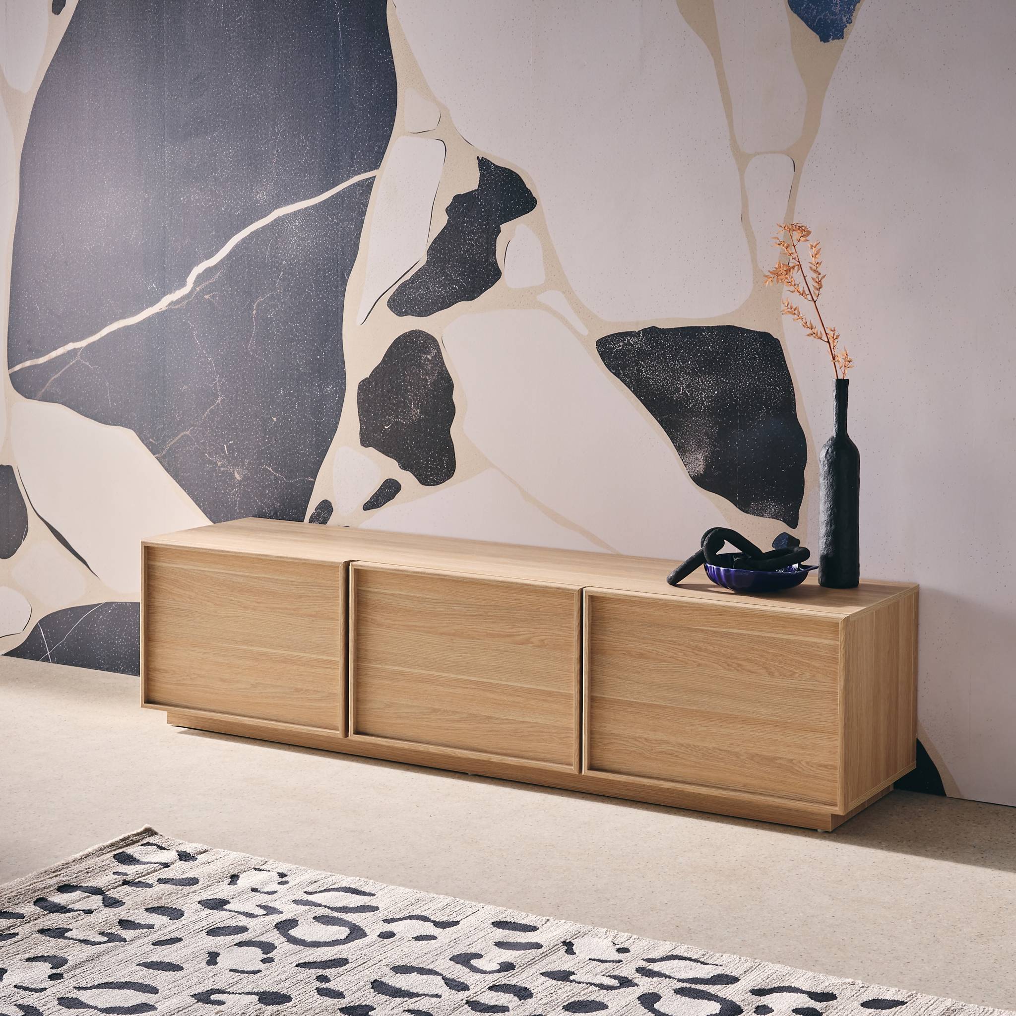 Meuble TV décor bois naturel 3 portes L 140 x P 43 x H 45cm - Kuba