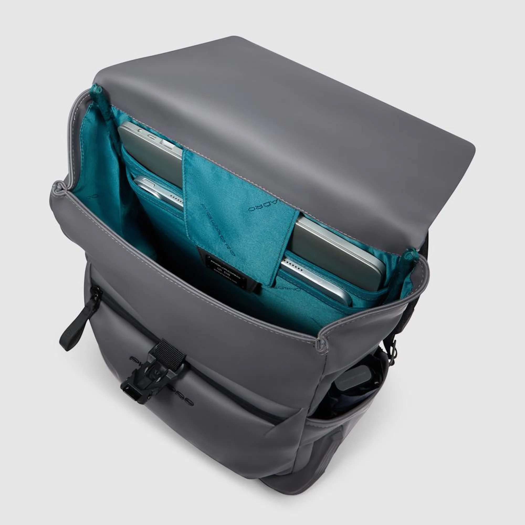 Piquadro Zaino porta pc e iPad® resistente all'acqua con protezioni antiurto e RFID