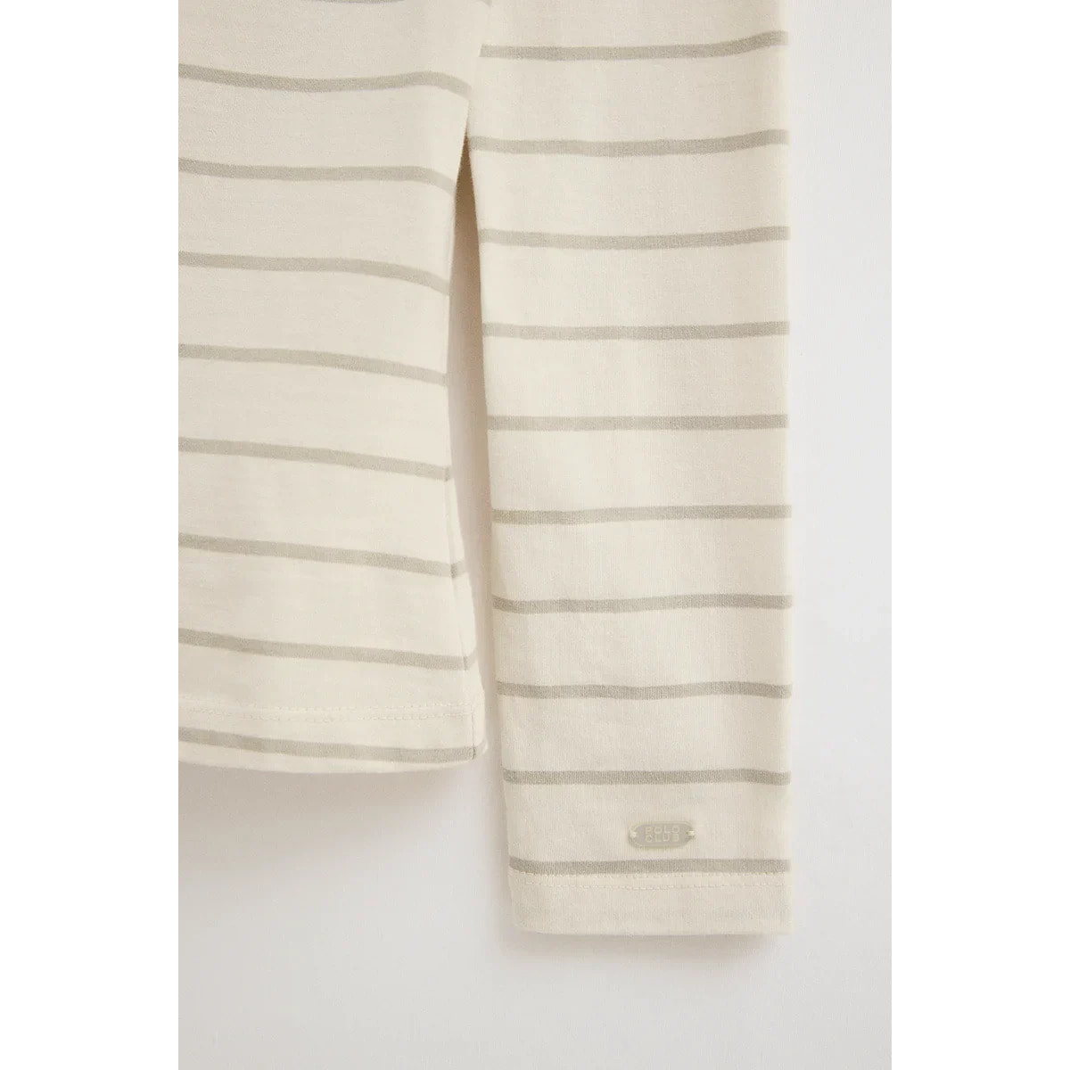 Maglietta a righe crema e marrone chiaro con collo a barca e logo Polo Club