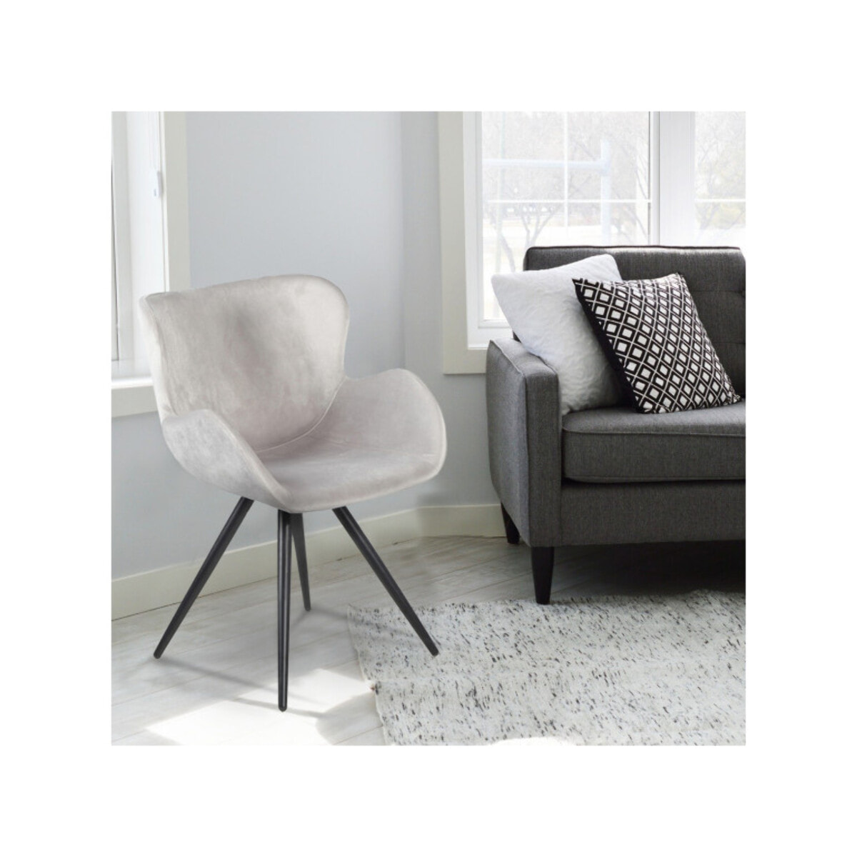 Chaise en velours avec piètement en métal noir - LILOU