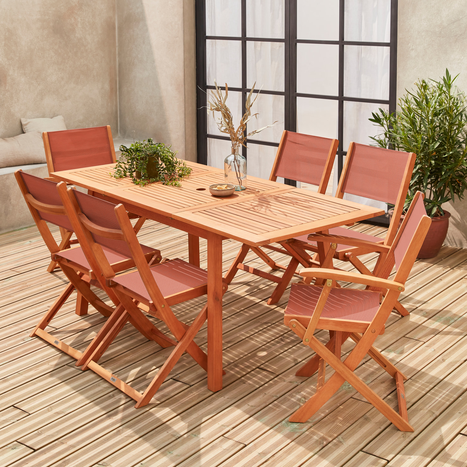 Table de jardin extensible bois d'eucalyptus + 6 assises - Almeria - Table 120/180cm avec rallonge. 2 fauteuils et 4 chaises. en bois d'Eucalyptus huilé et textilène terra cotta