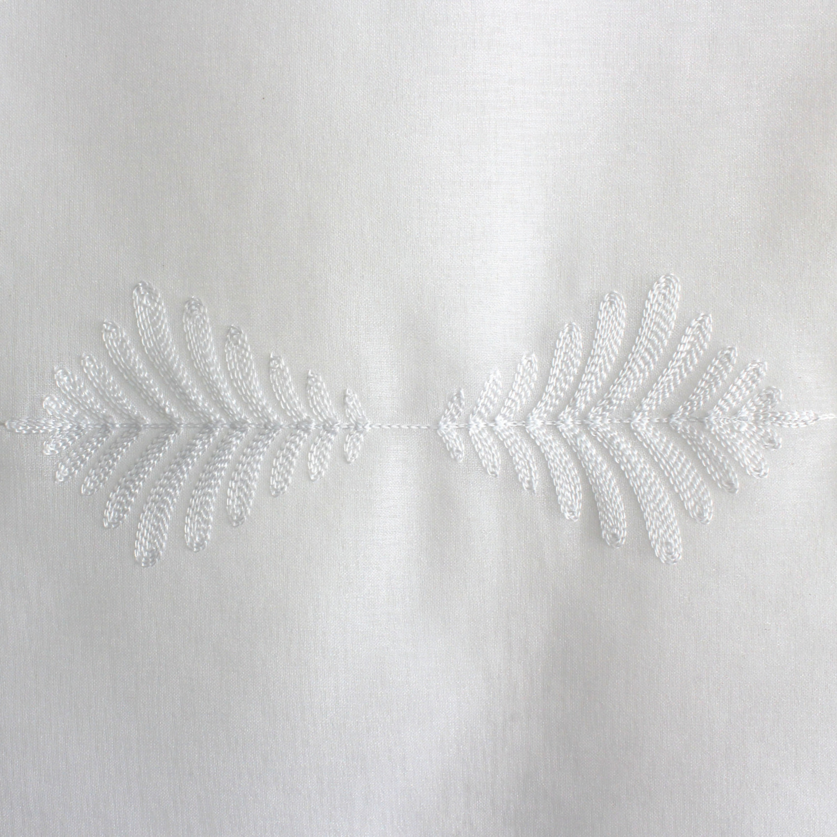 Paire de petits vitrages brodés feuillage - Blanc