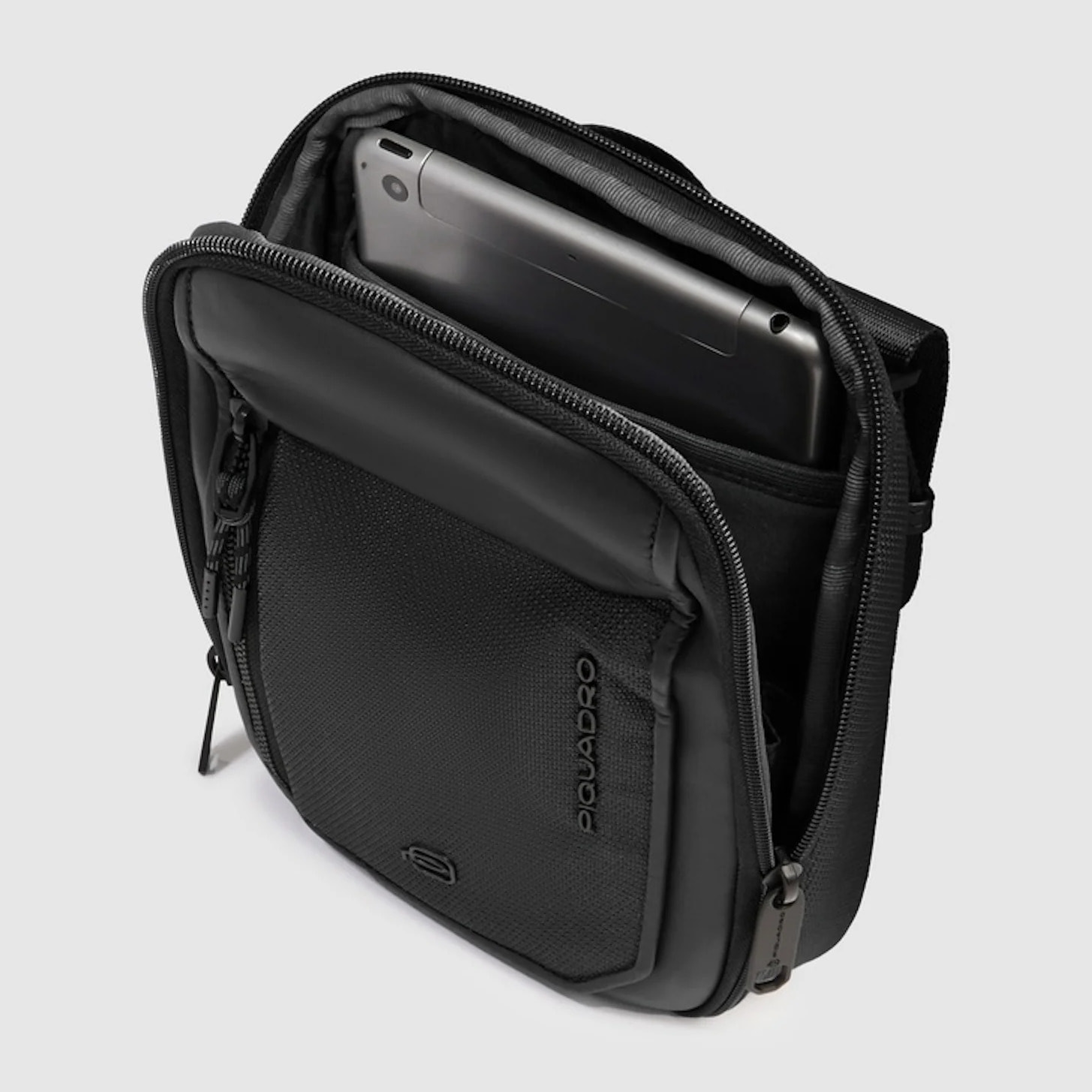 Piquadro Borsello porta iPad®mini in tessuto riciclato e pelle con tasca per CONNEQU 4.0