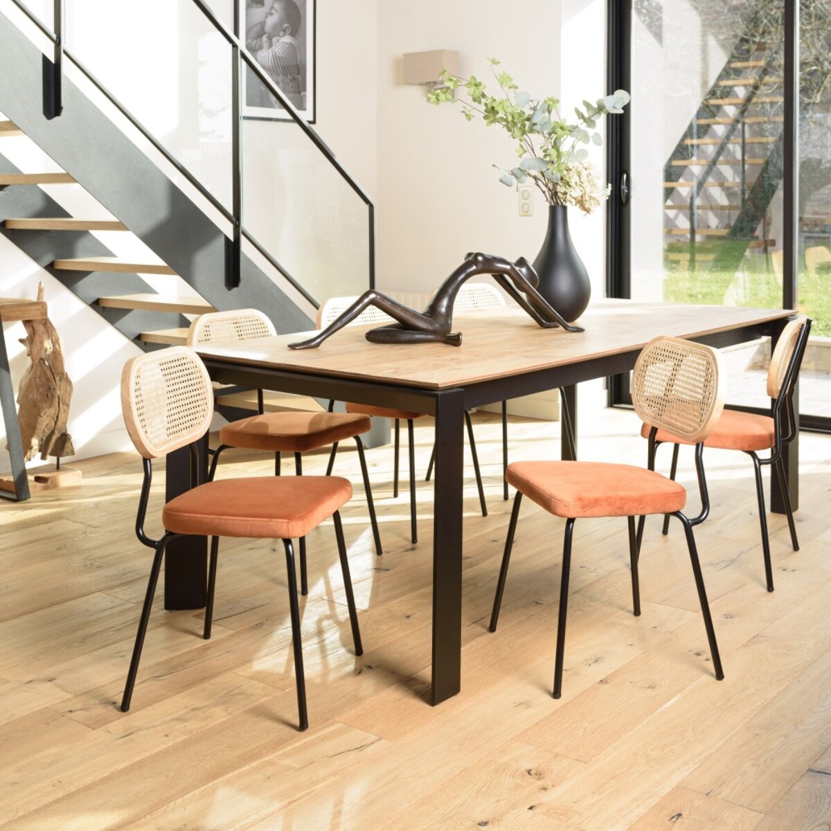 AGATHE - Lot de 2 chaises métal noir assise velours orange ambré dossier rotin