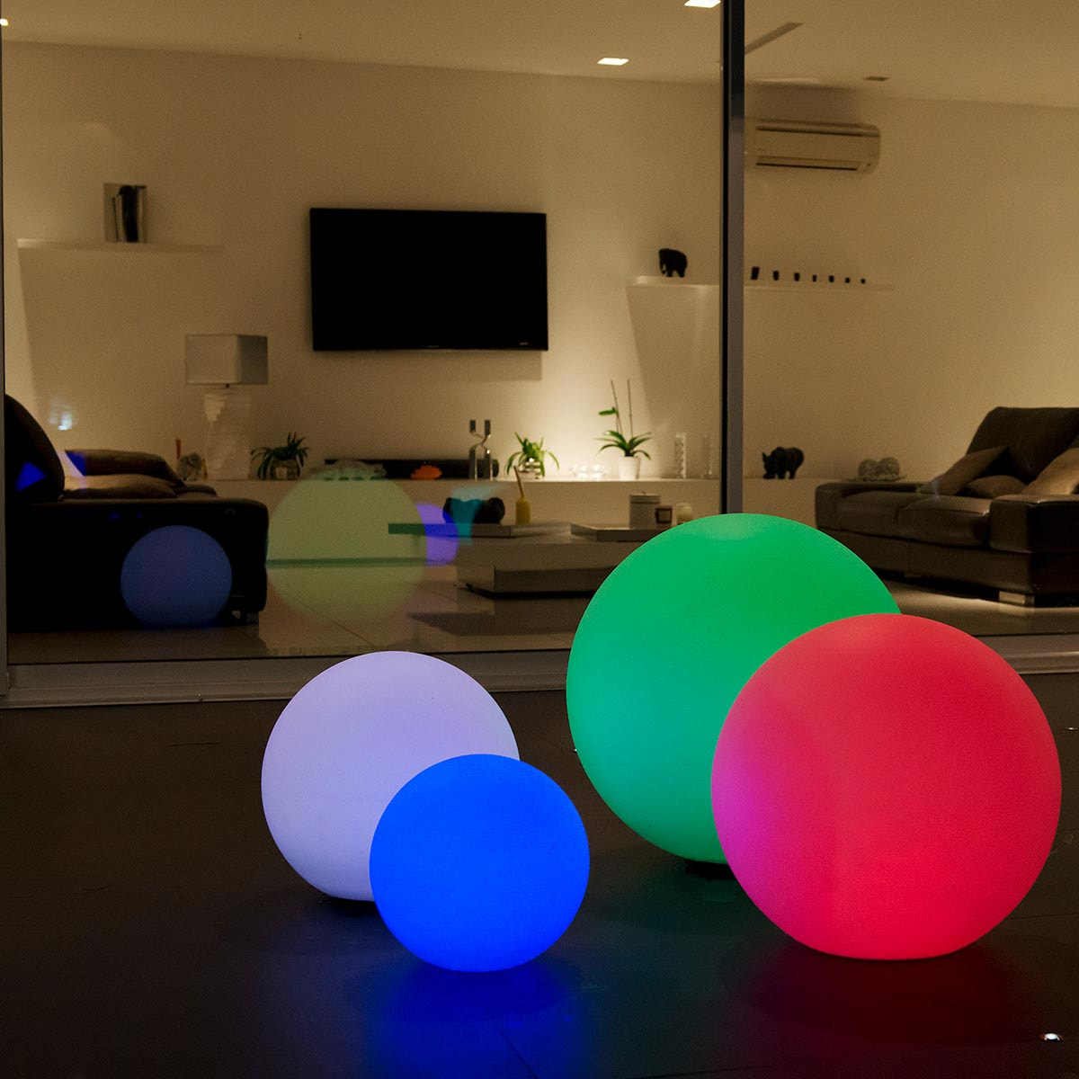 Boule lumineuse sans fil flottante LED BOBBY D50CM