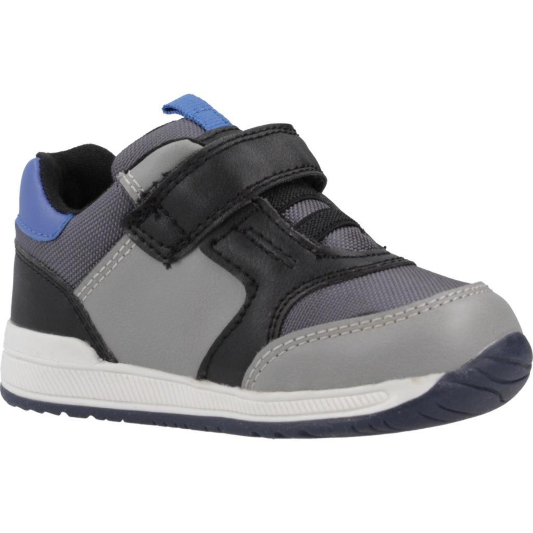 Zapatos Niño de la marca GEOX  modelo B RISHON BOY GRIS