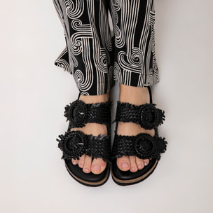 Sandalias chancla negras trenzadas
