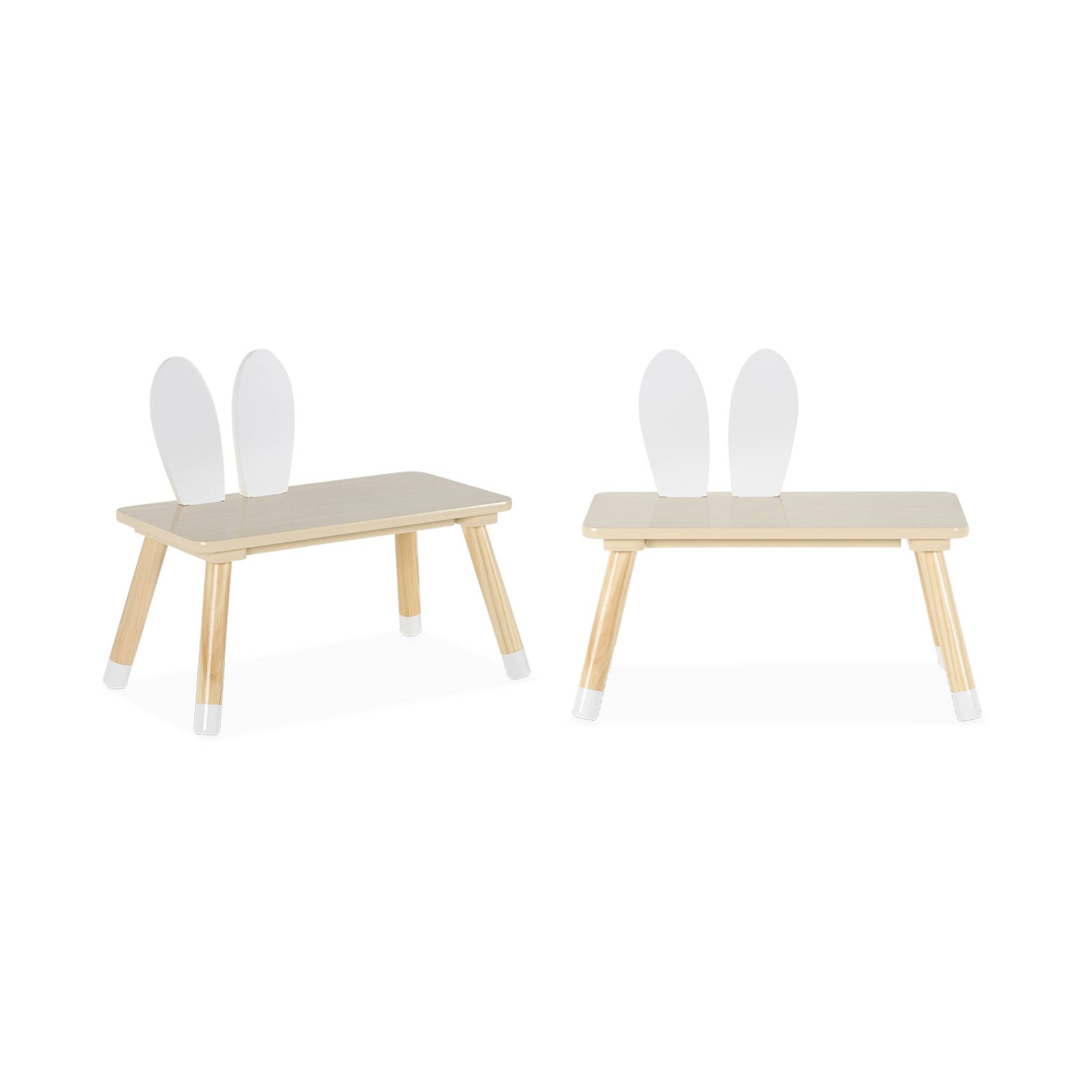 Table enfant + 2 chaises. pieds en pin. couleur blanc et bois