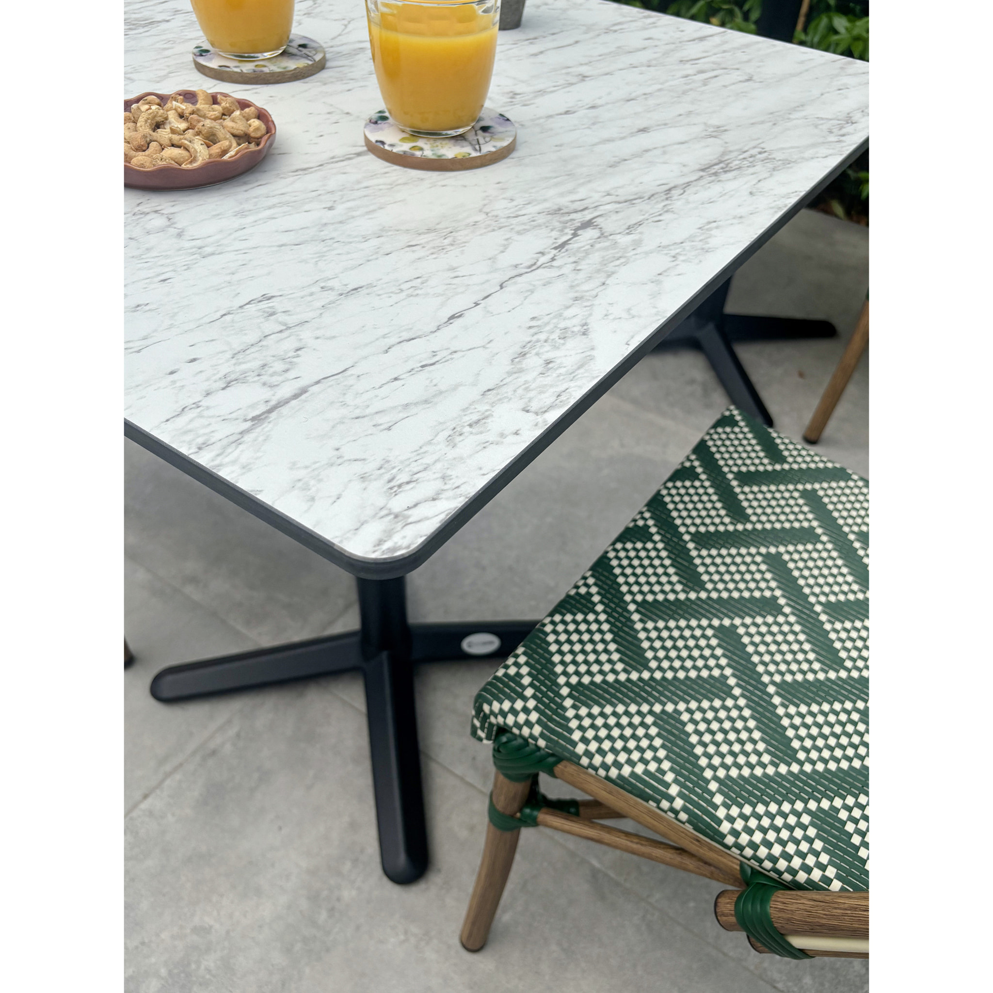 BISTRO - Ensemble repas de jardin 2 places en acier et plateau en HPL
