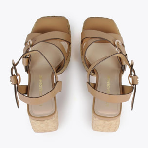 Sandali con tacco e fibbie