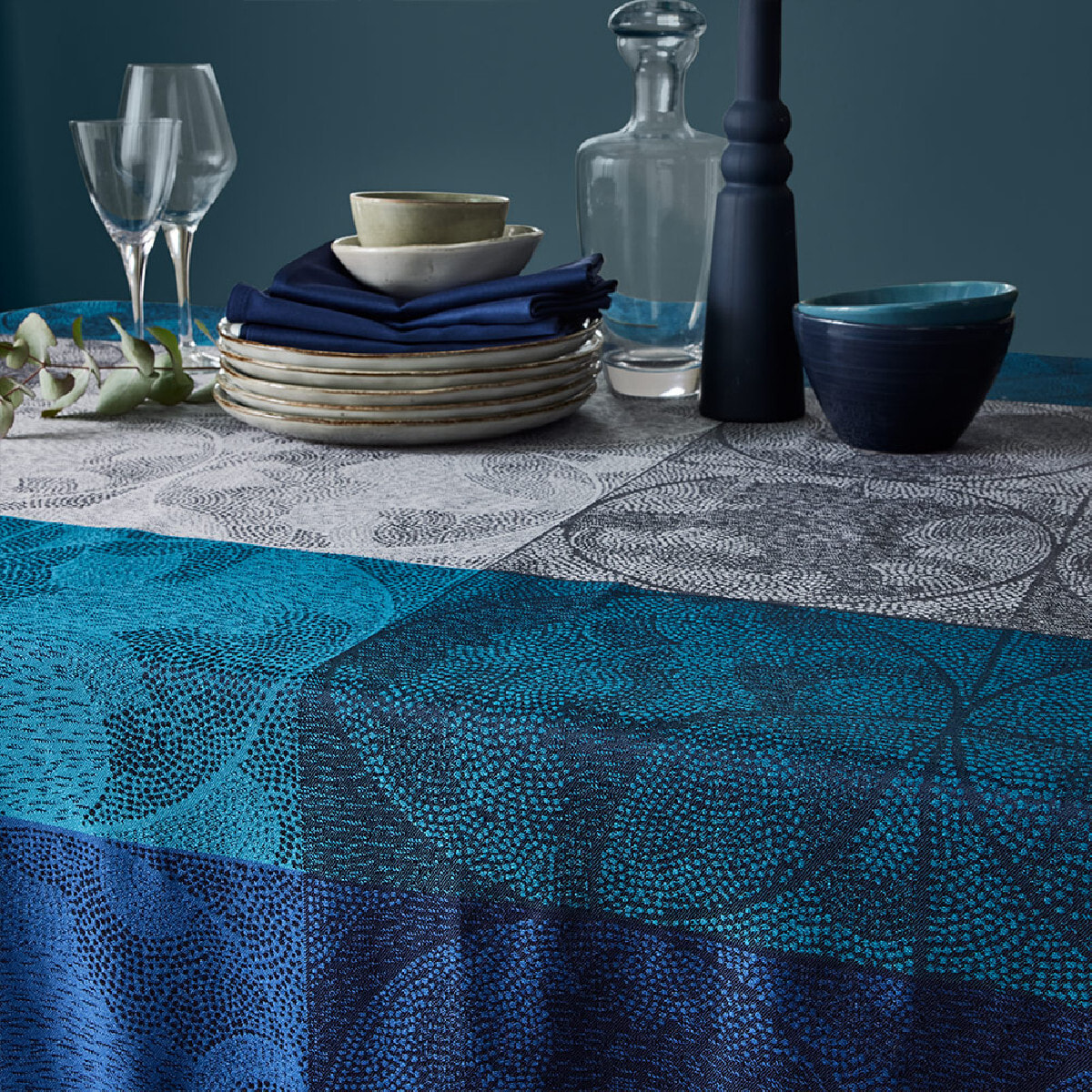 Nappe pur coton motif jacquard bleu Mille spheres nocturne