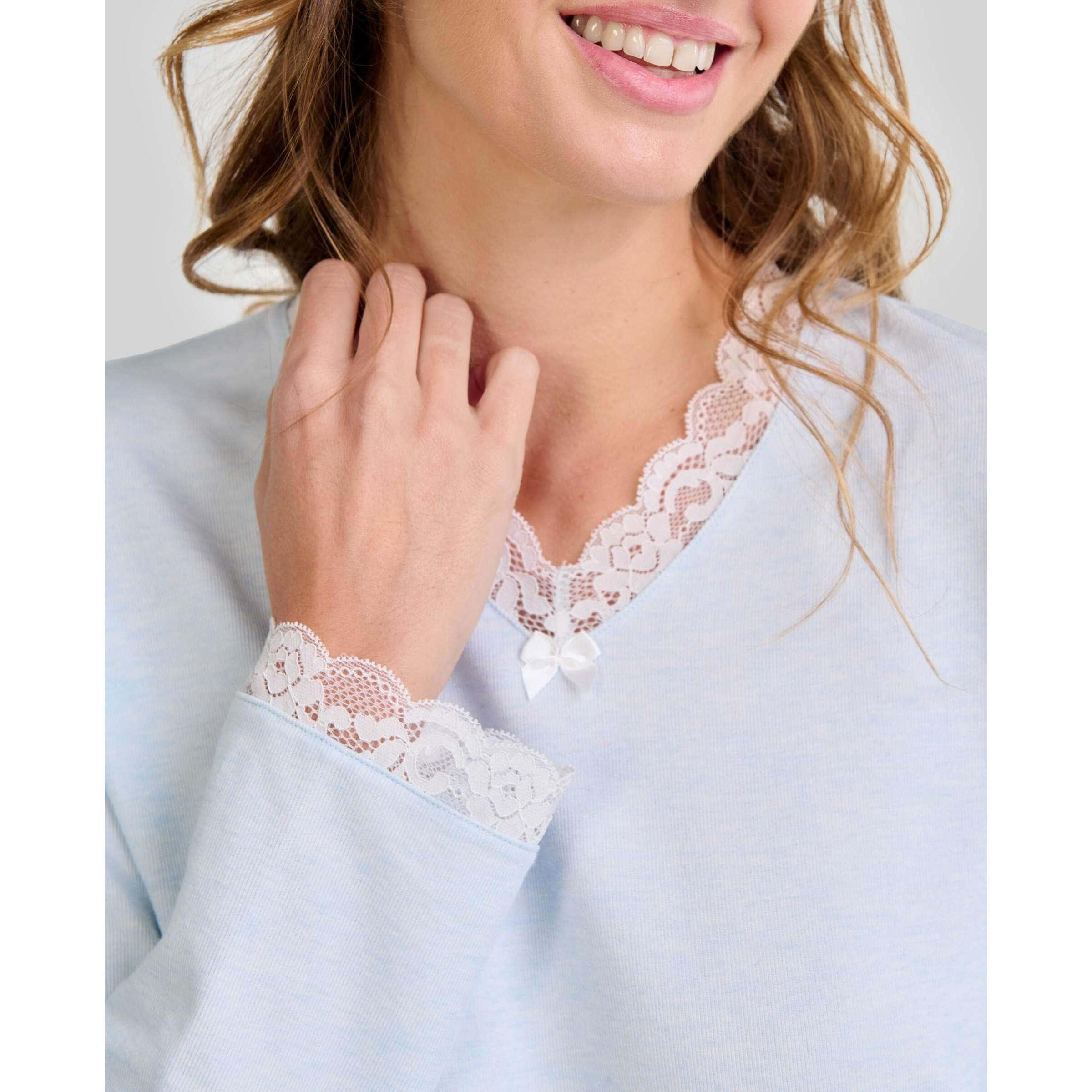 Camisón mujer con encaje escote en pico y clásica manga larga