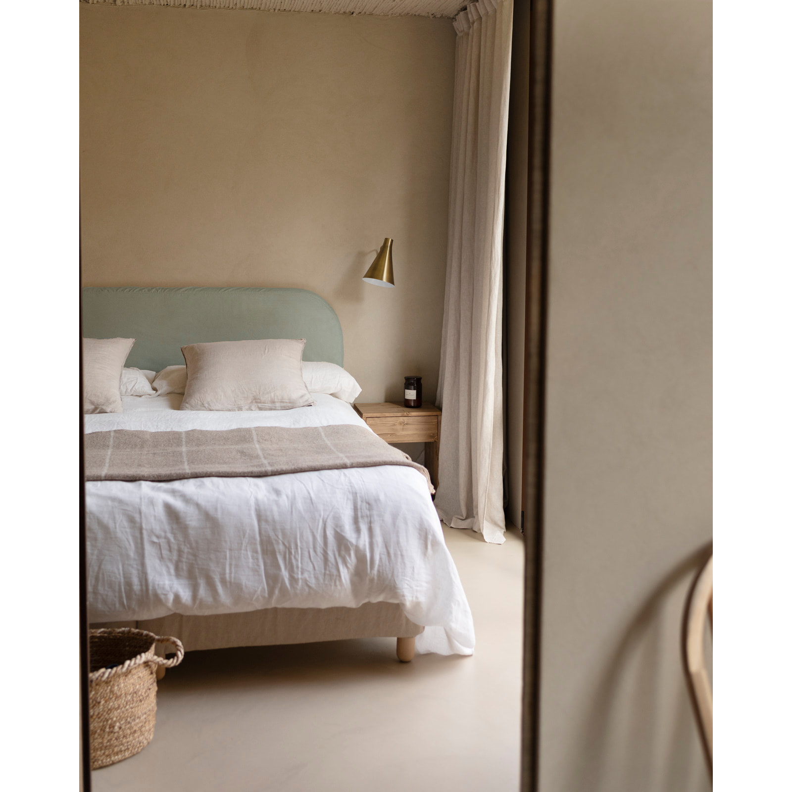 Tête de lit déhoussable en velours côtelé vert bleuté en différentes tailles