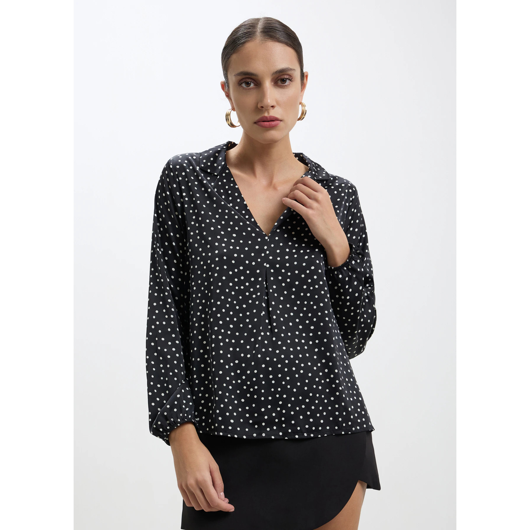 Blusa in raso a pois