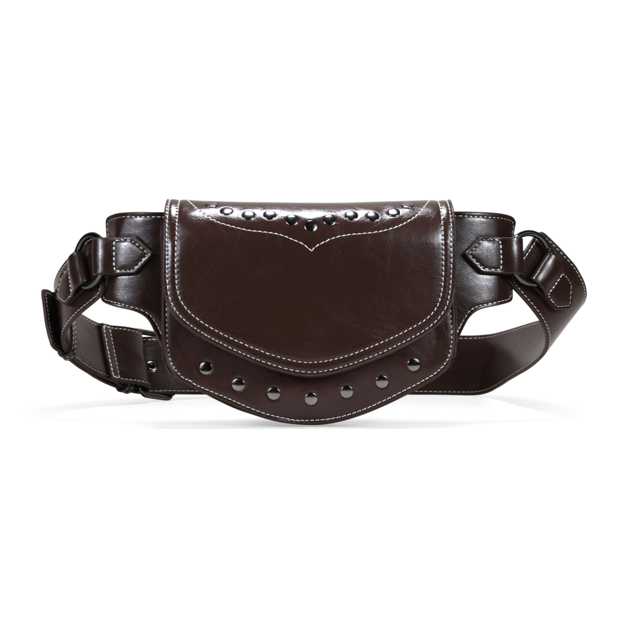 Riñonera marrón con solapa y tachuelas