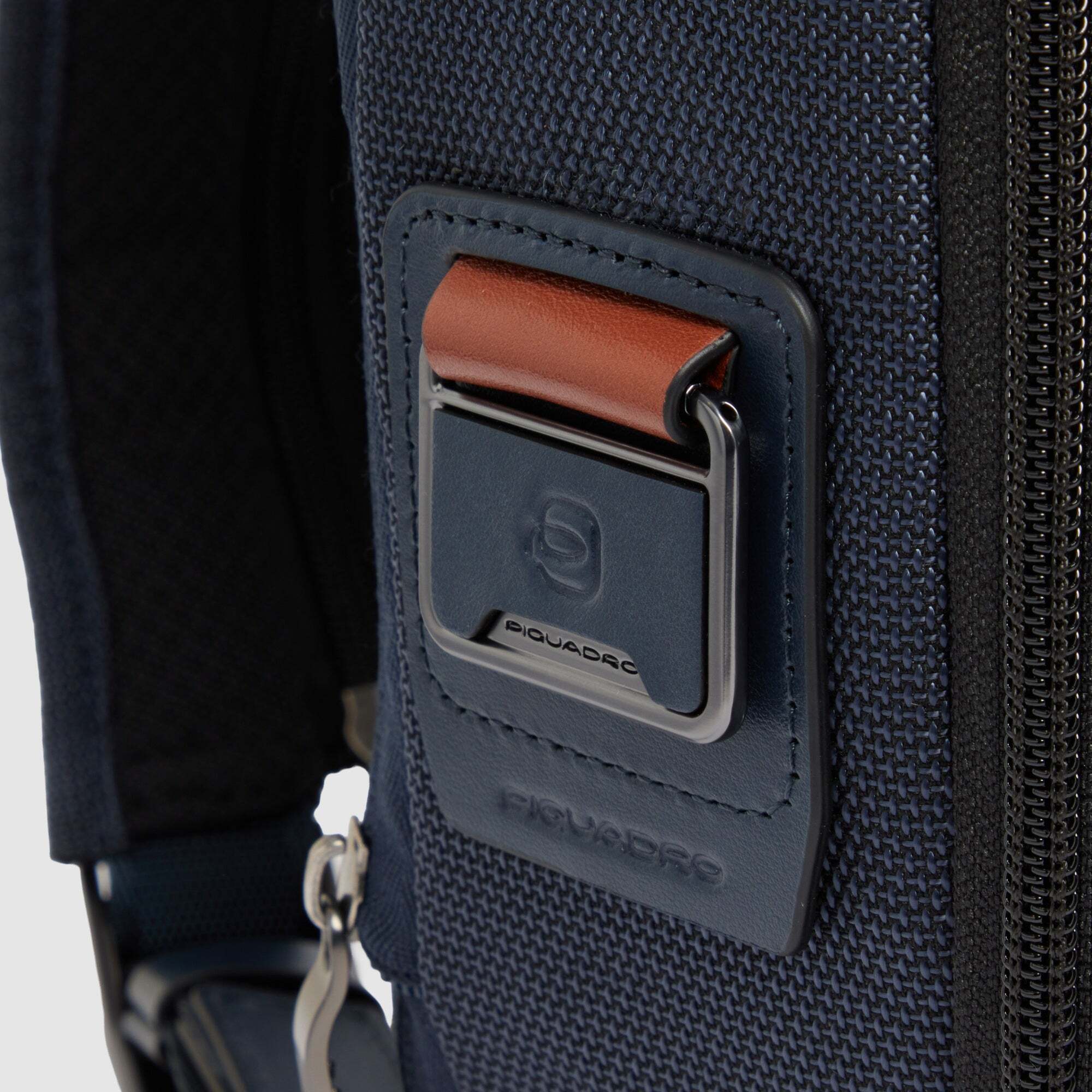 Piquadro Zaino monospalla uomo porta iPad®, espandibile